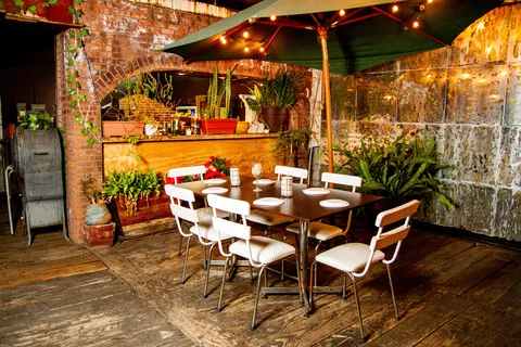 La Fontana, Piano Bar & Mezcalería image 1