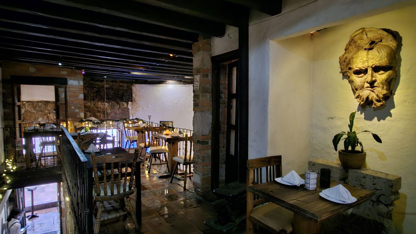 La Fontana, Piano Bar & Mezcalería image 6