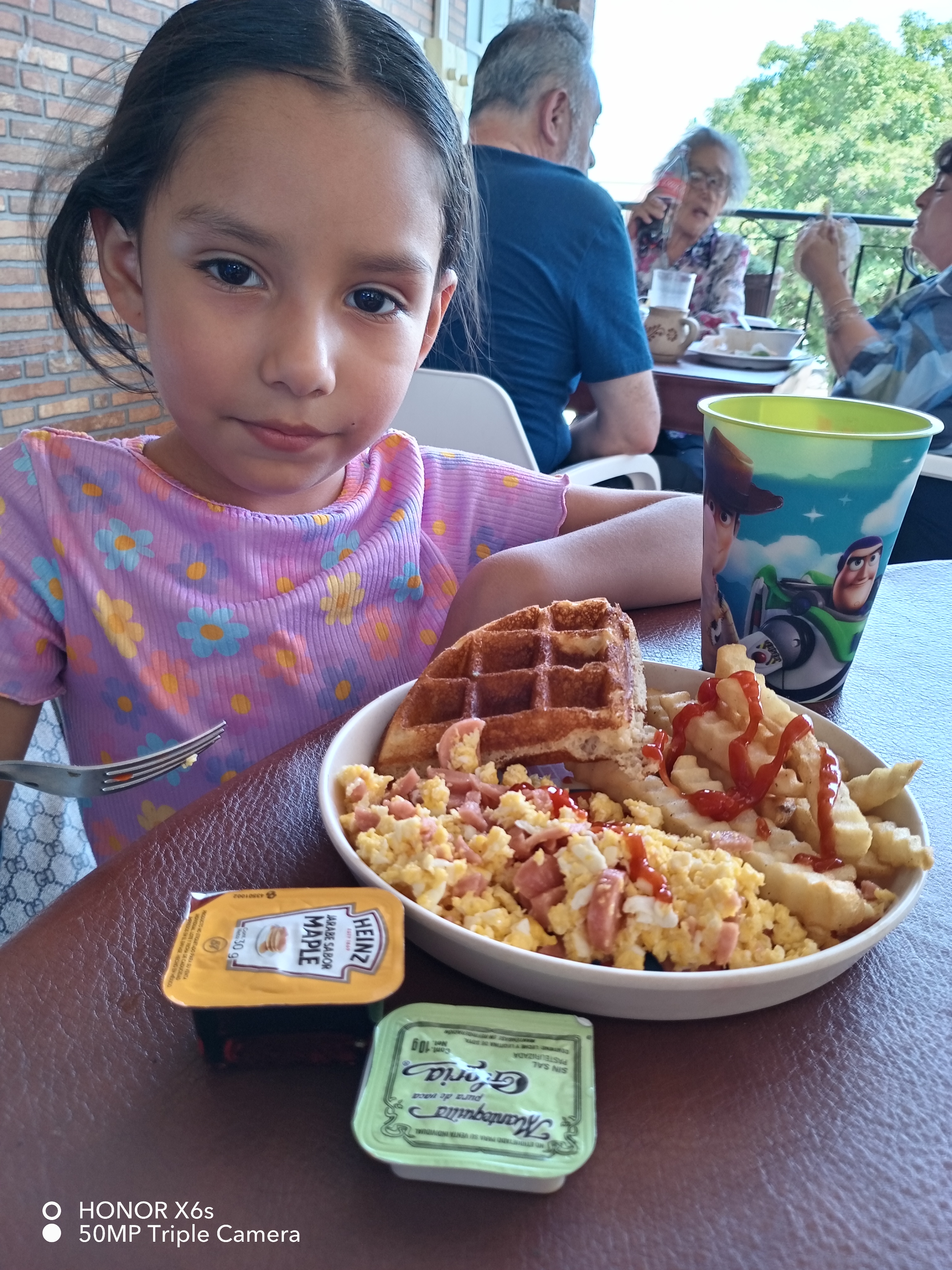 "La Gloria, Antojería Mexicana" image 5