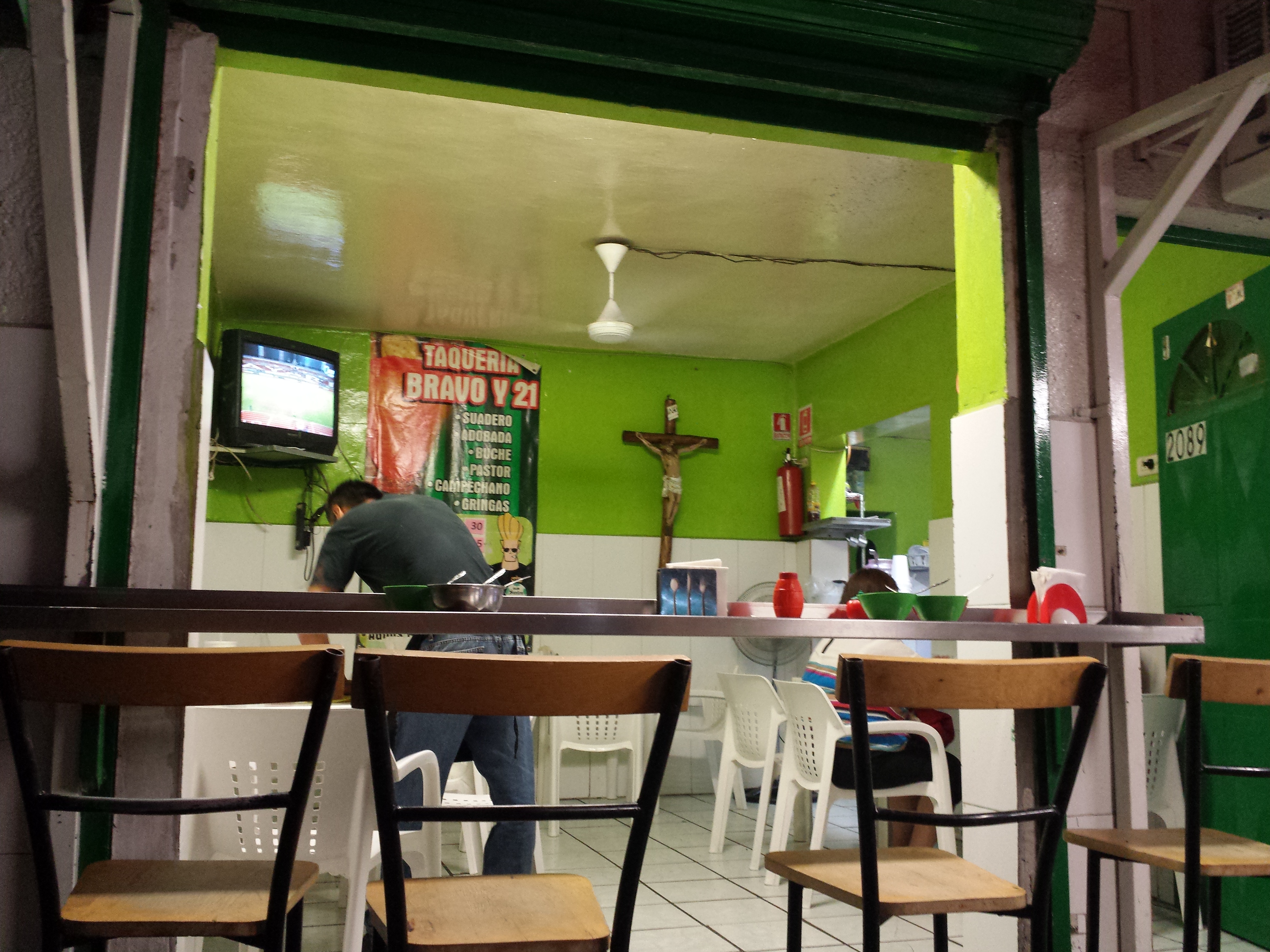 Taquería Bravo Y 21 image 3