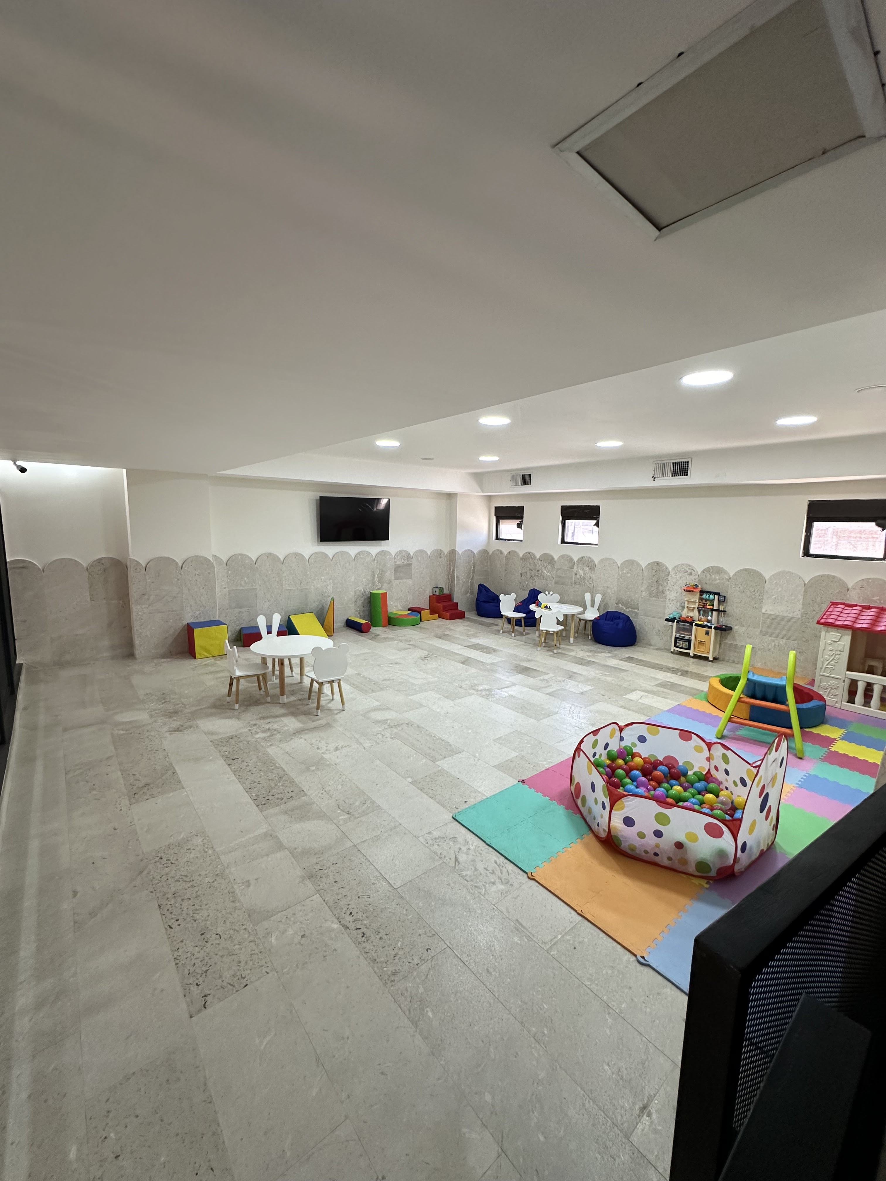 Kingans Rosita image 6