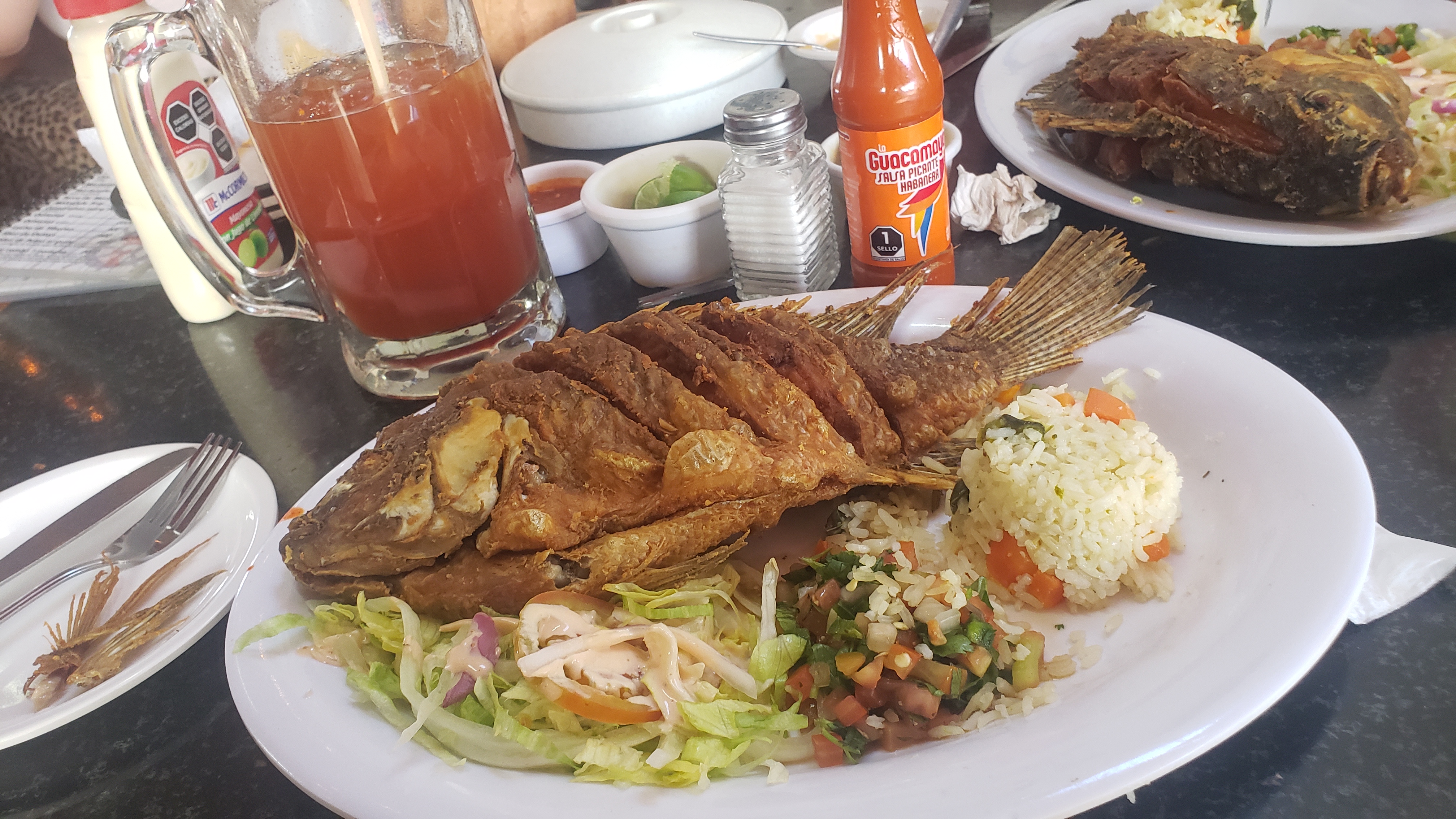 Azul y Rojo mariscos image 1