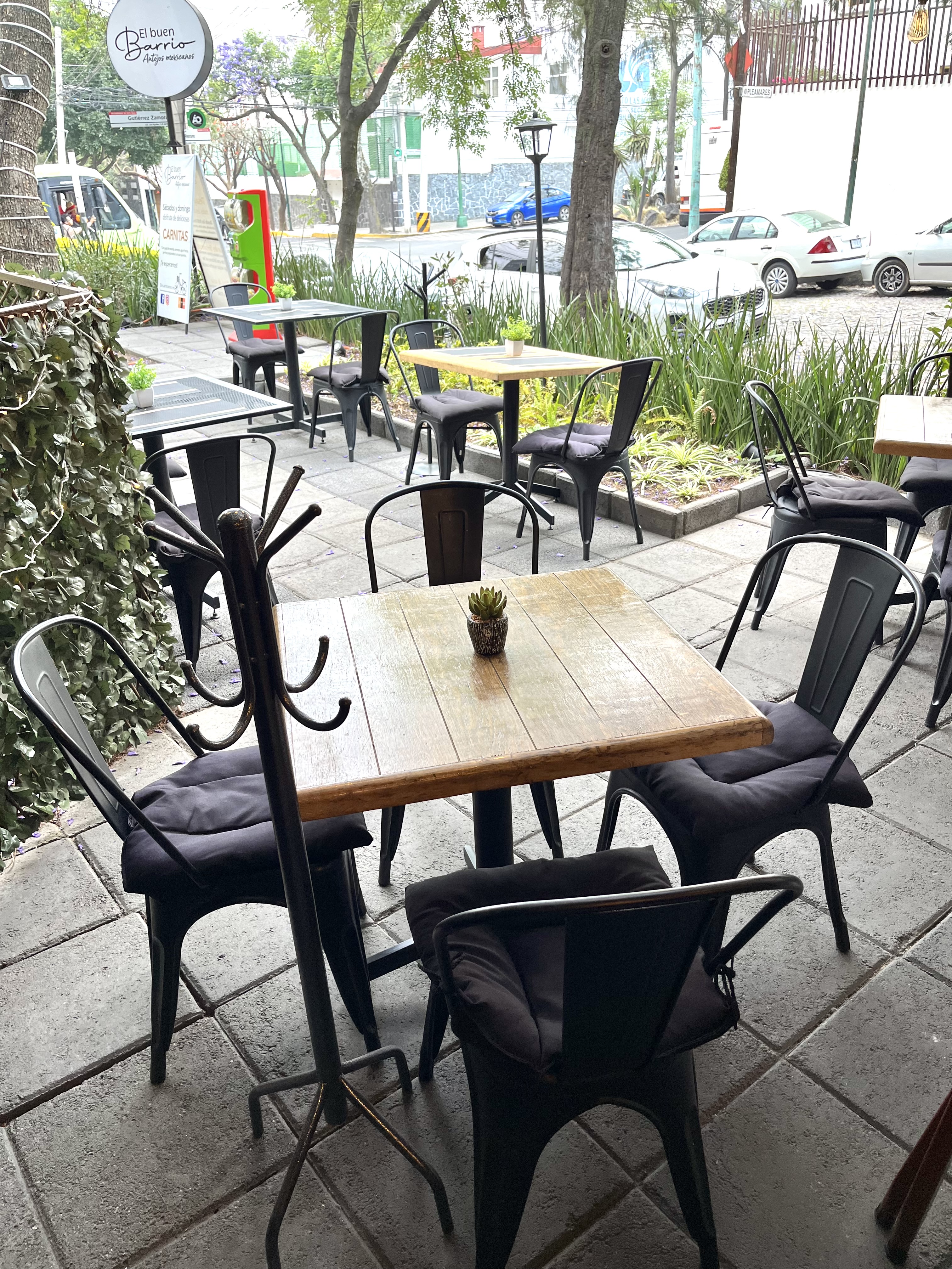 El Buen Barrio image 1