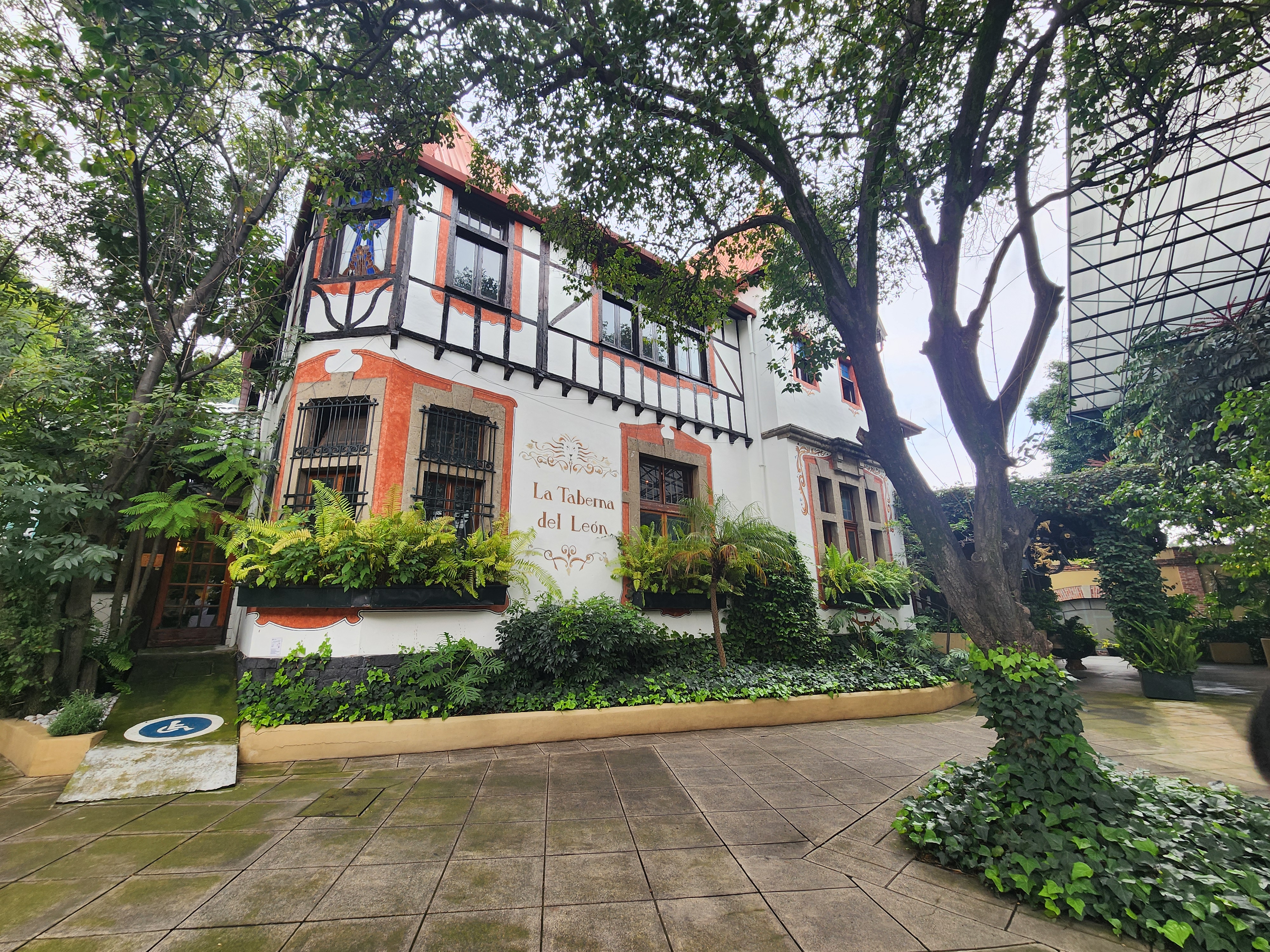 La Taberna del León image 4