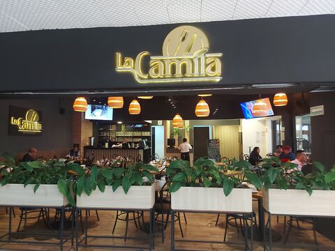 La Camila Restaurante bar image 4