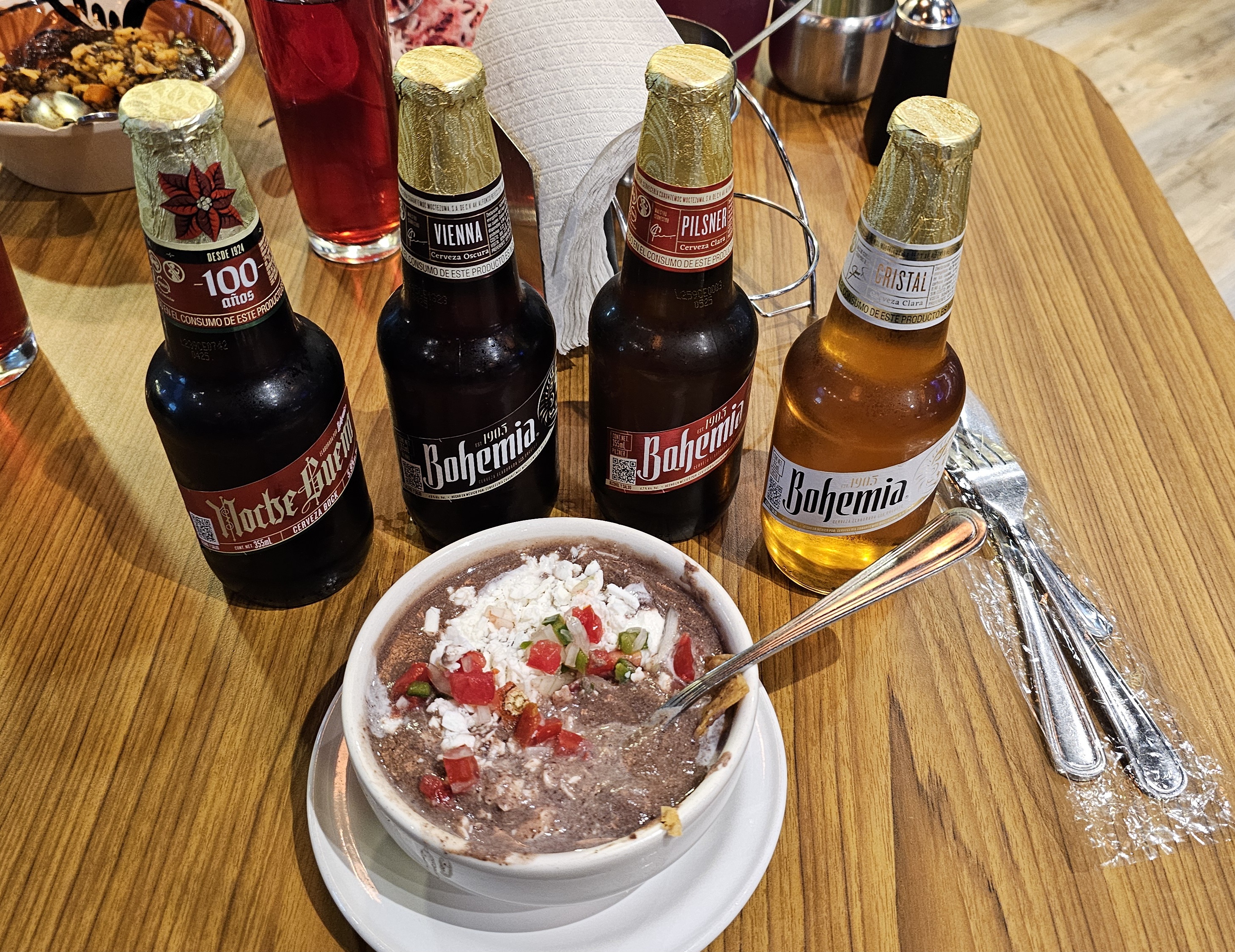 La Camila Restaurante bar image 9