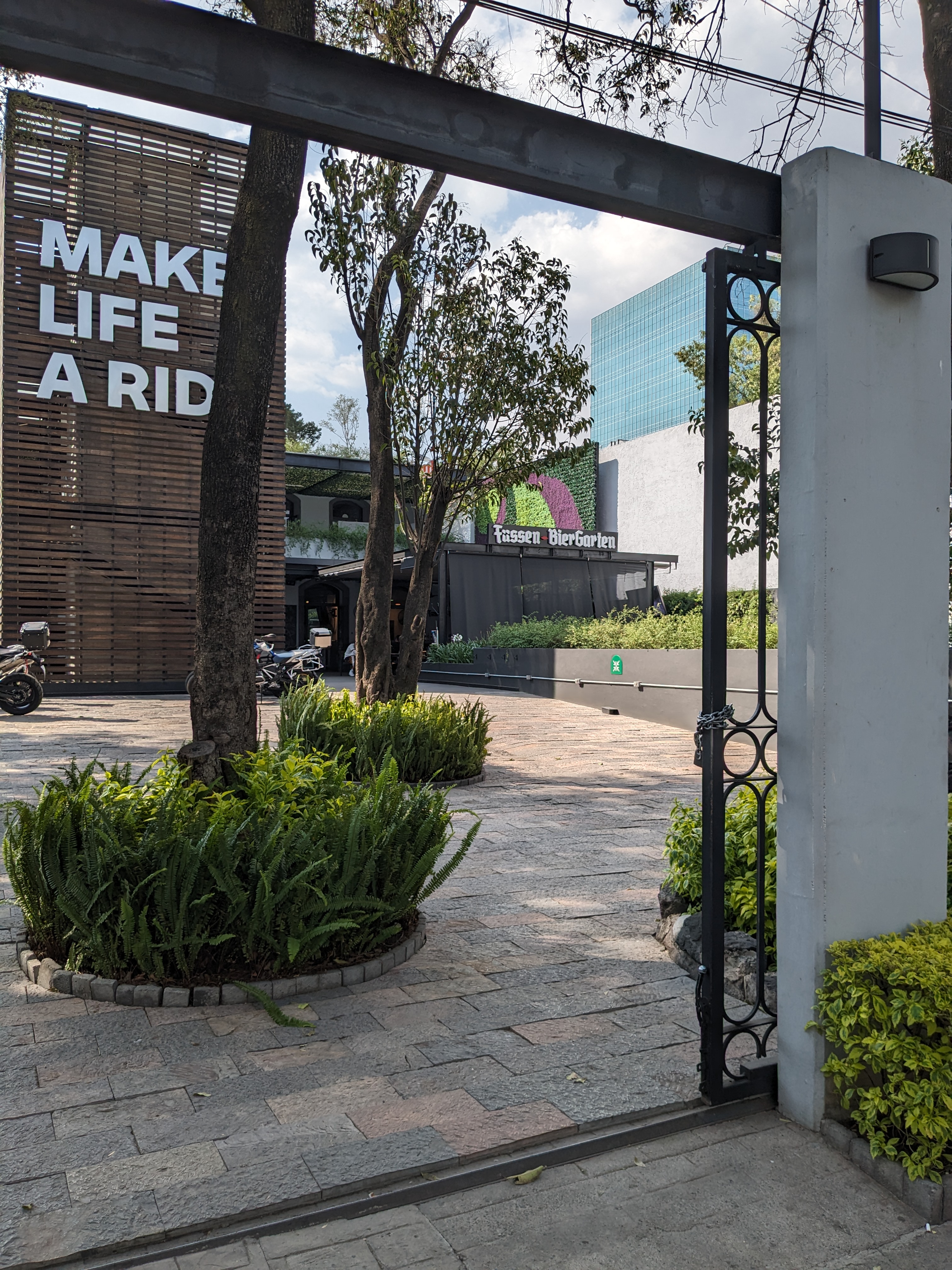Restaurante Füssen BierGarten | Comida Alemana, Cerveza, Desayunos y Café image 1