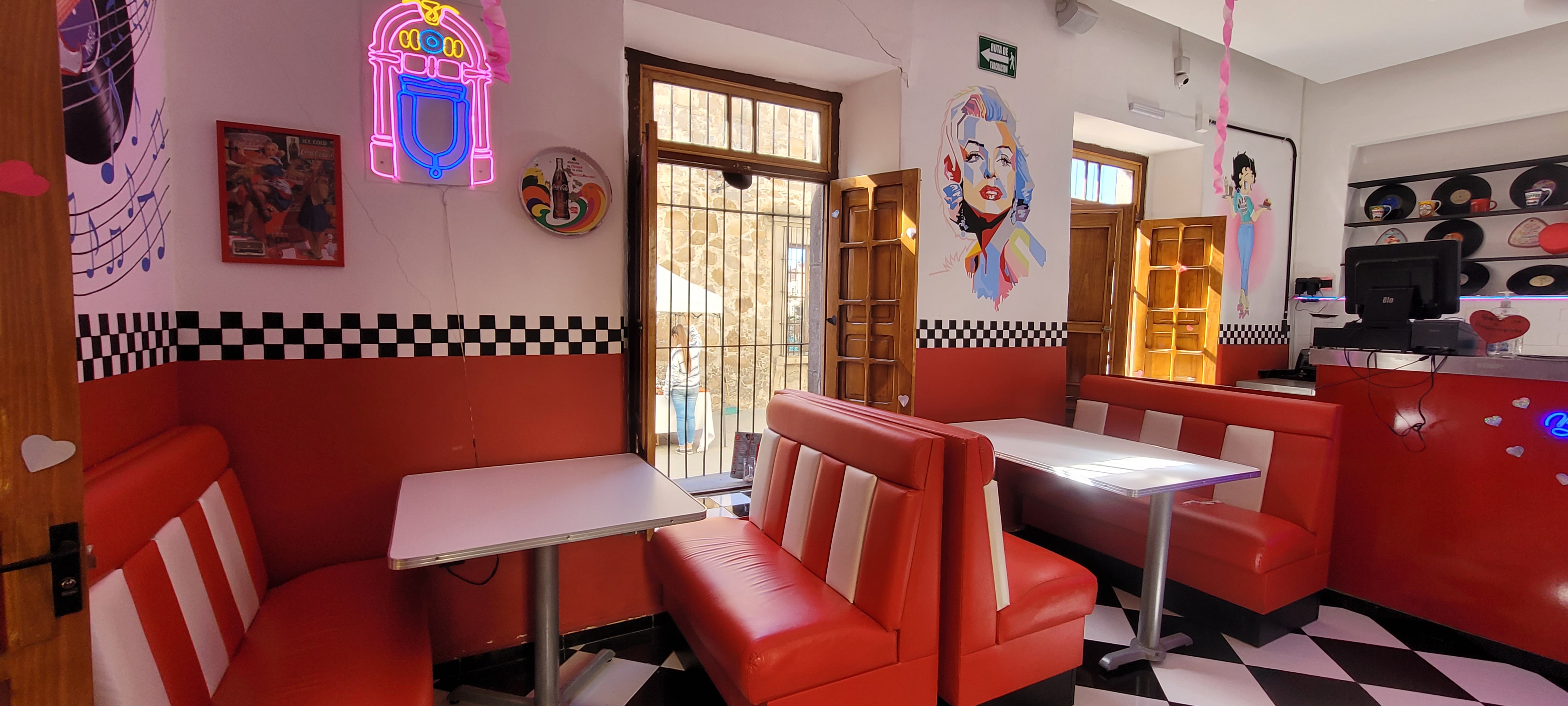 Las Puertas Bistronomía image 1