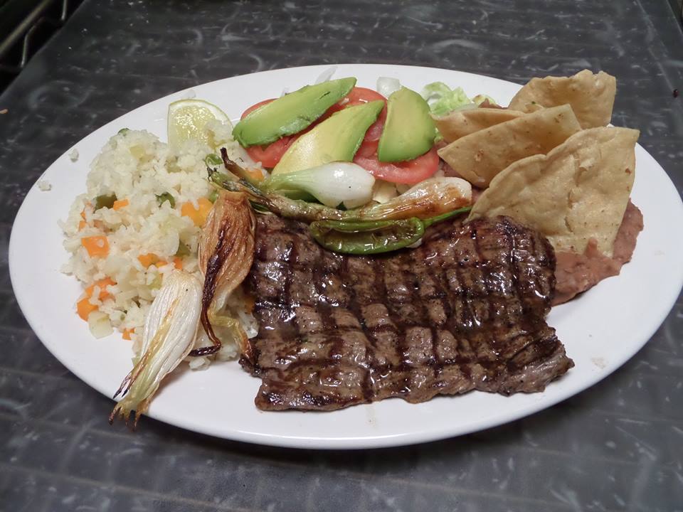 Carnes y Mariscos El Pelícano Comelón image 2