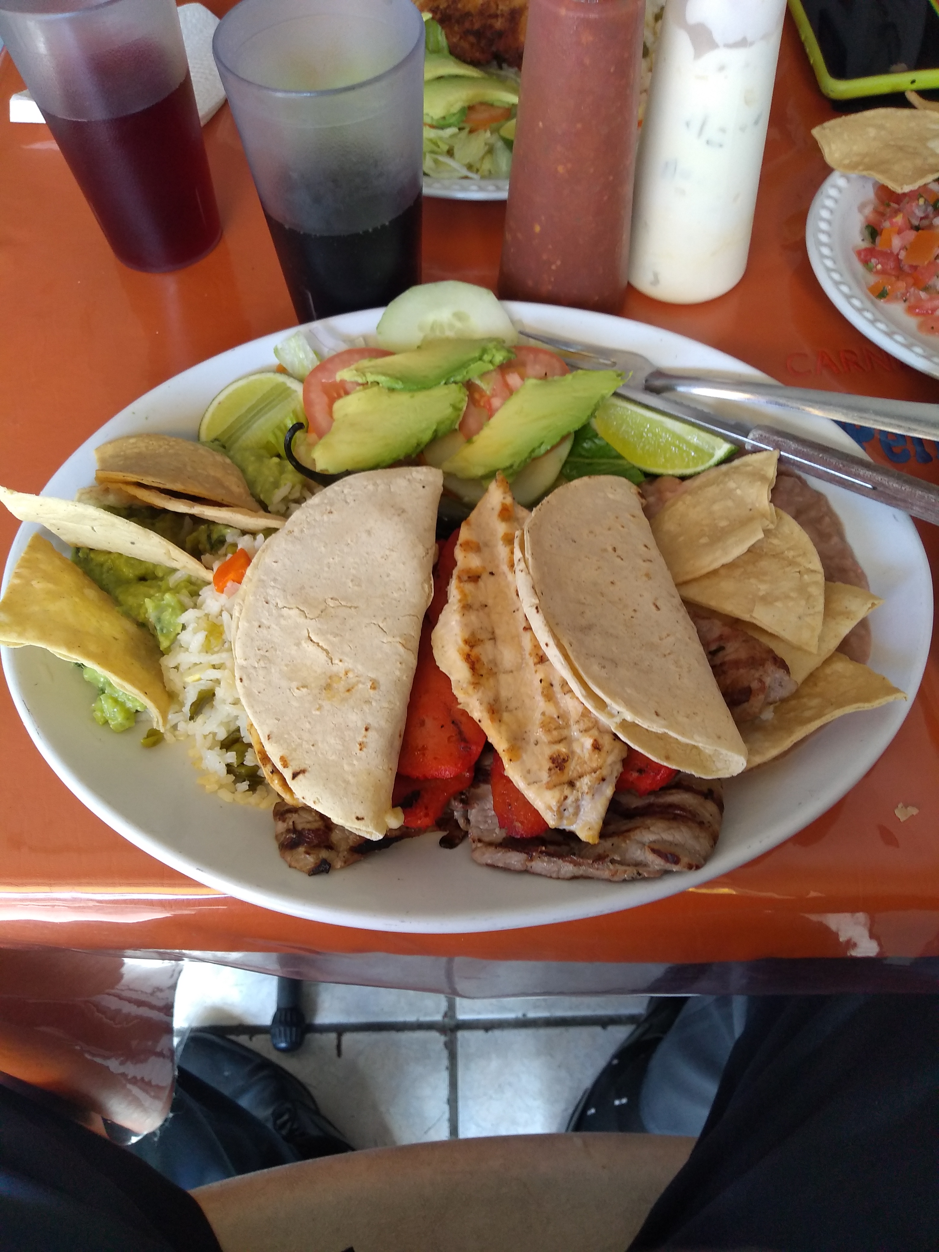 Carnes y Mariscos El Pelícano Comelón image 4