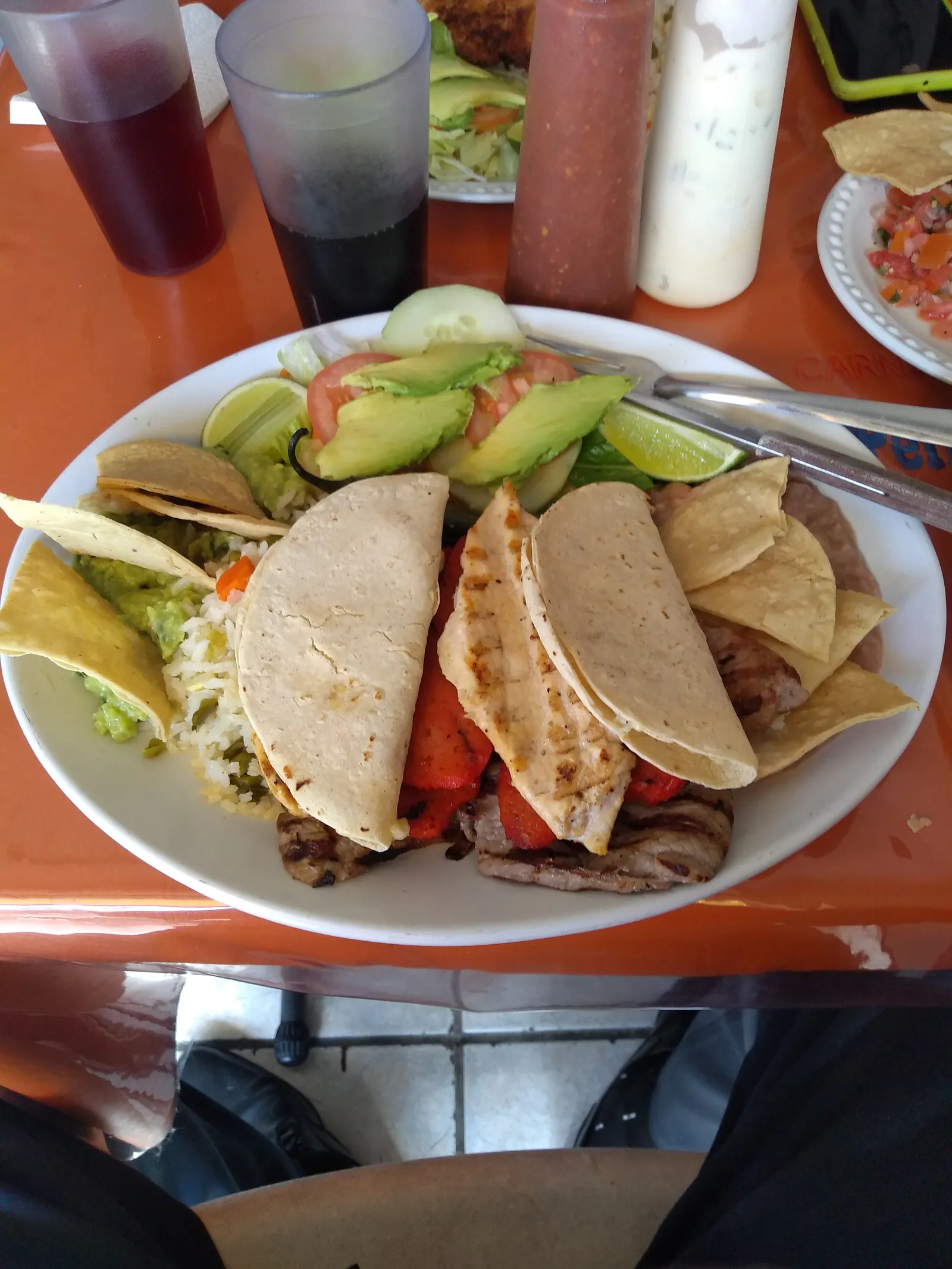 Carnes y Mariscos El Pelícano Comelón image 4