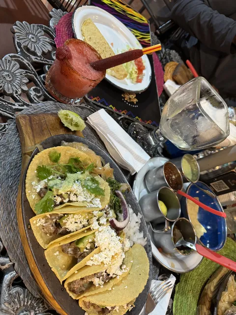 Los Compadres image 3