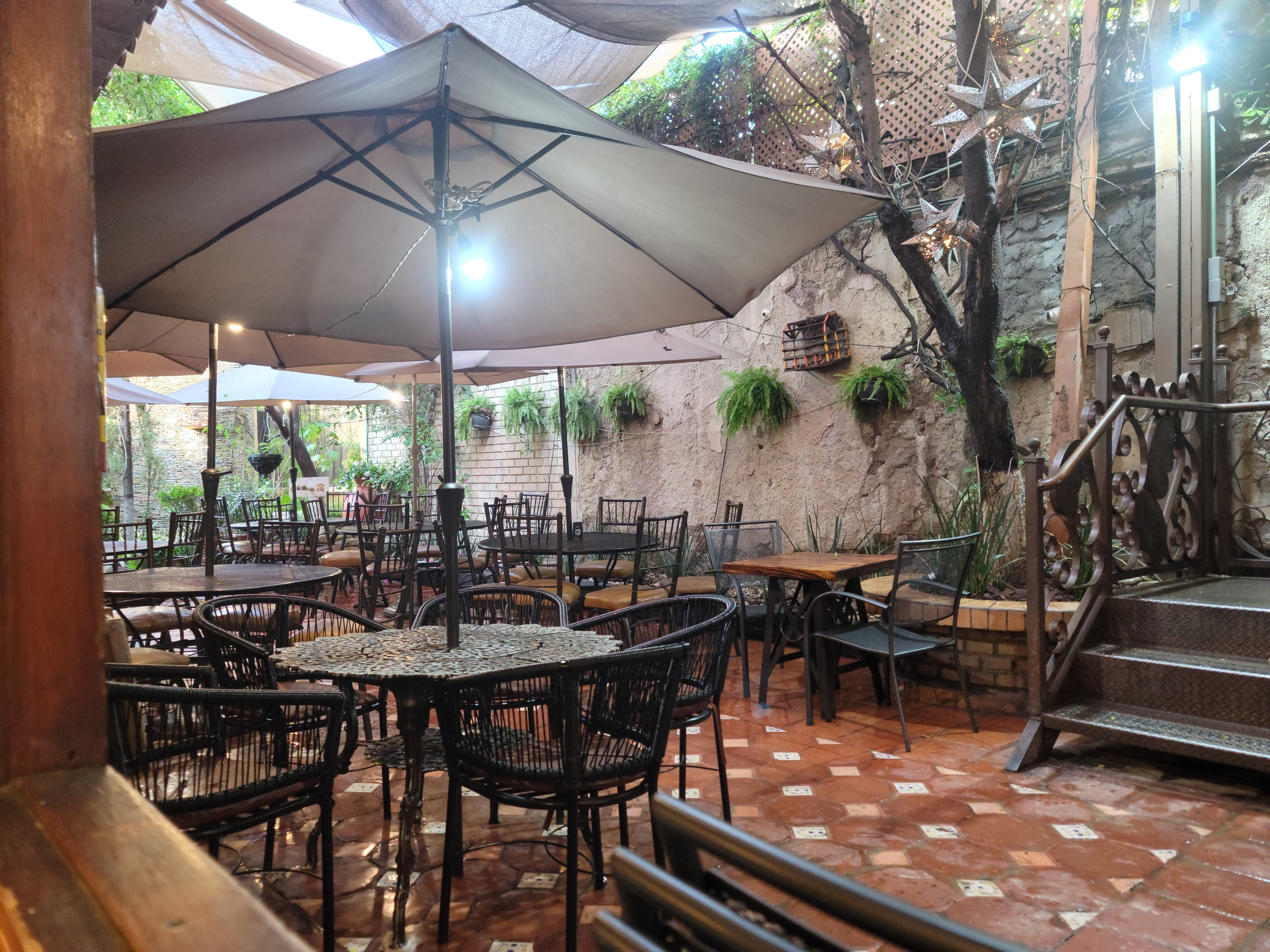 Los Compadres image 4