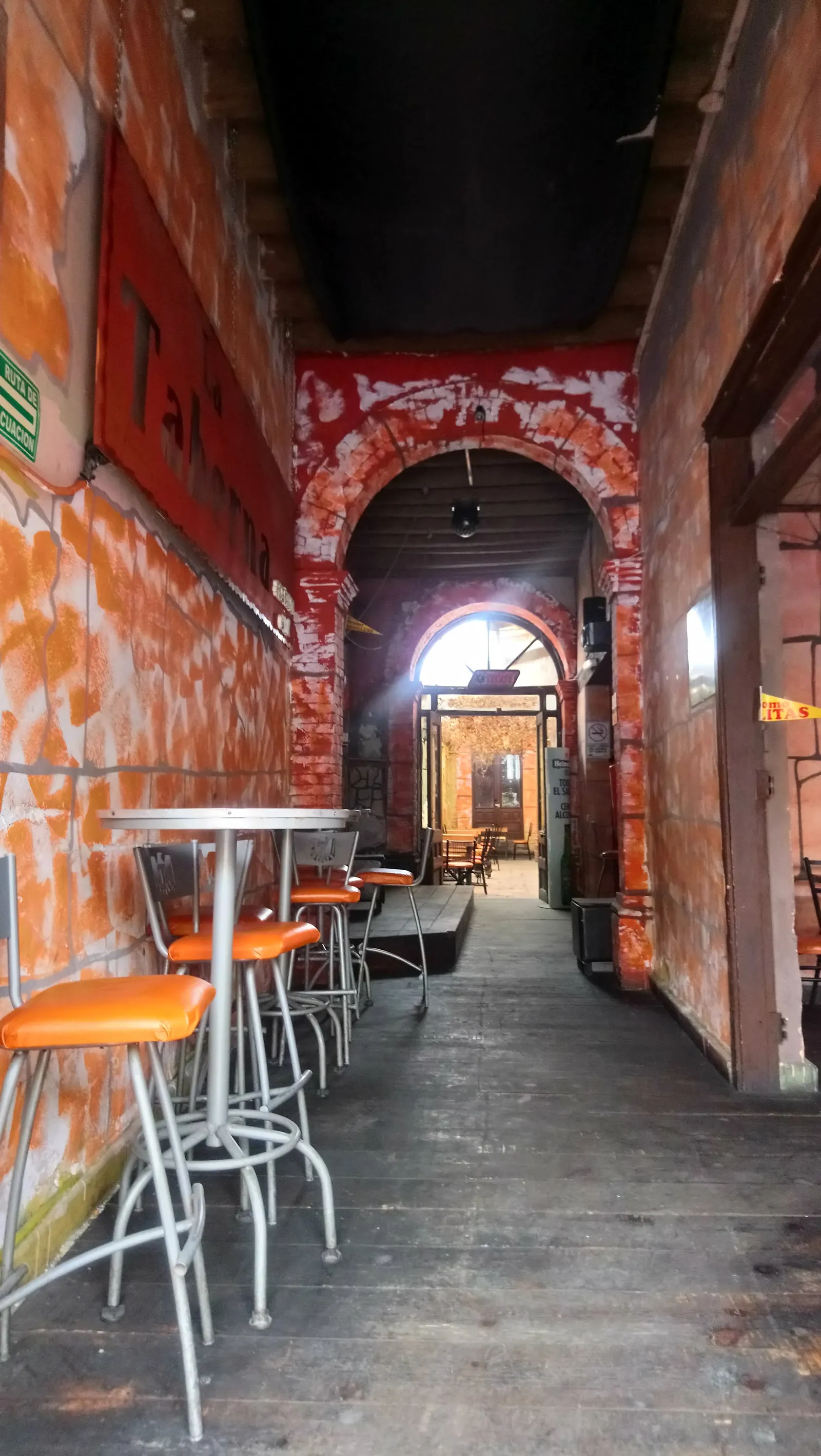 La Taberna image 9