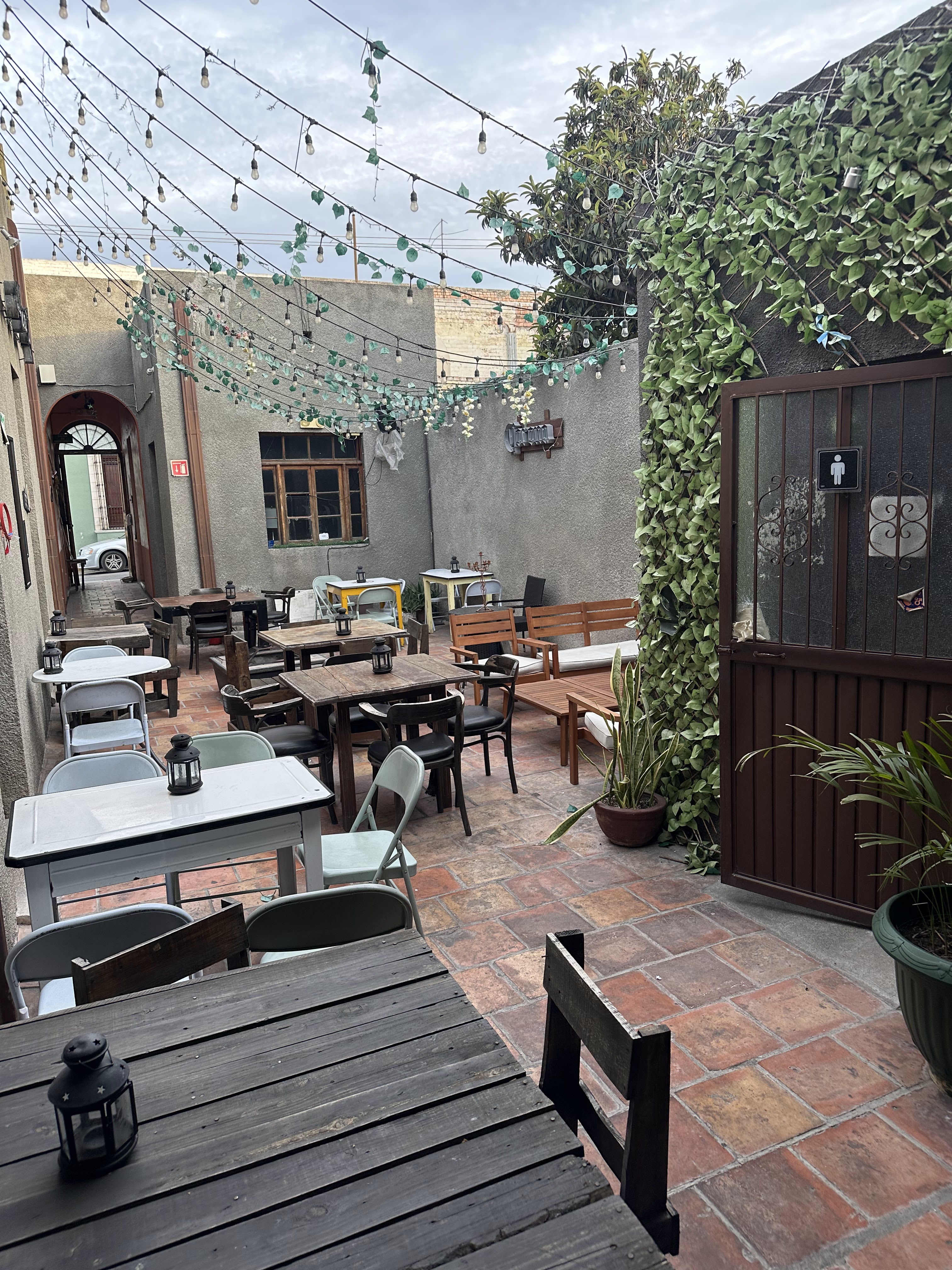 Oniria Resto Bar image 1