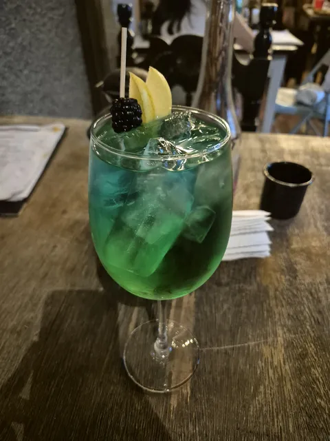 Oniria Resto Bar image 4