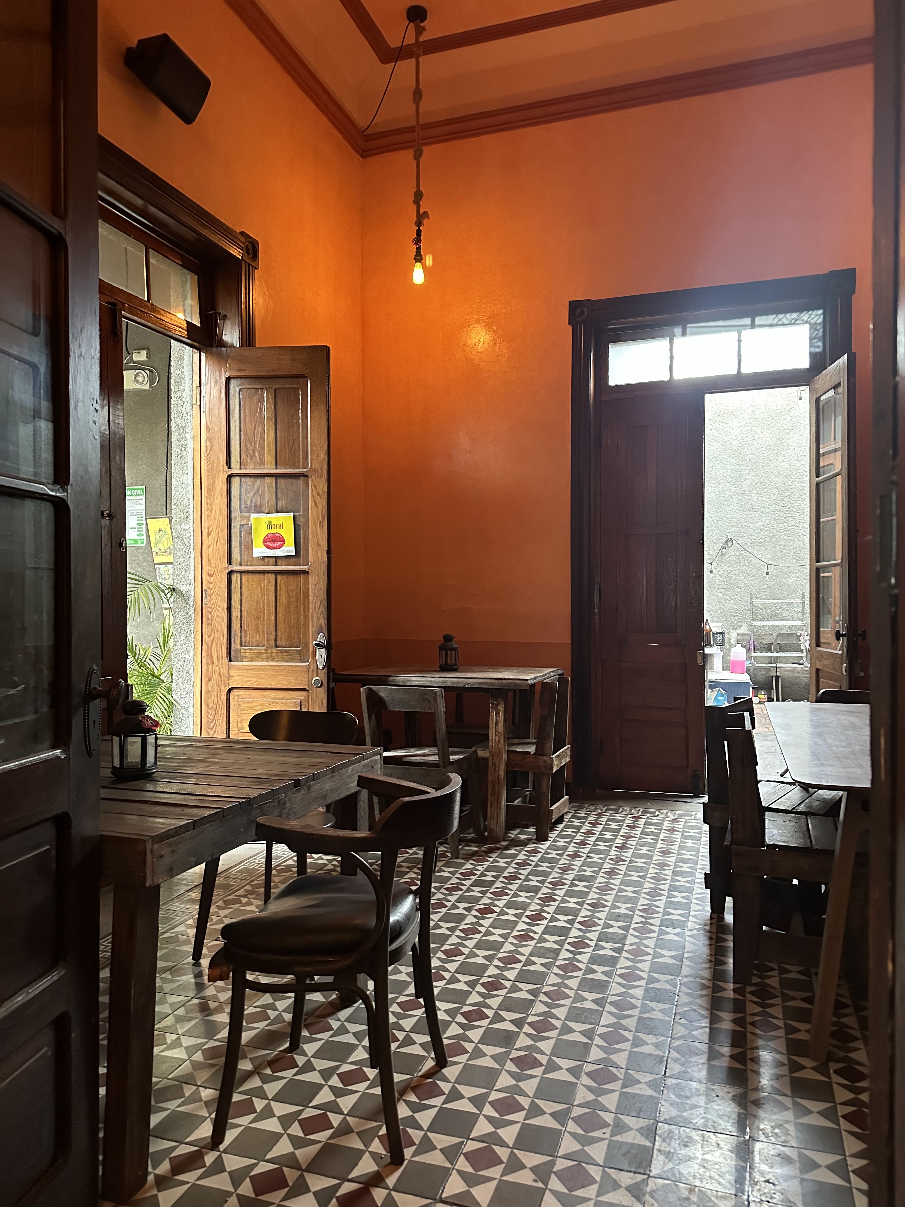 Oniria Resto Bar image 8