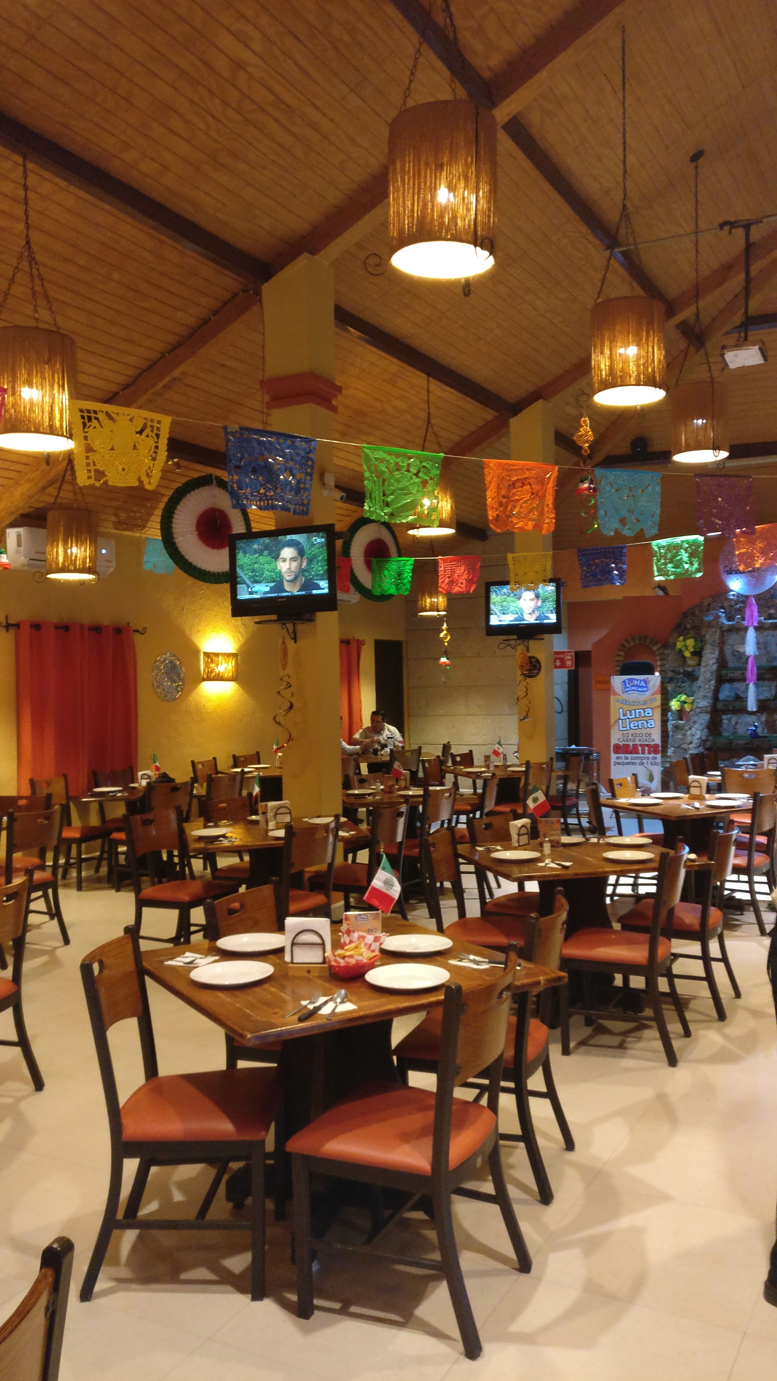 Luna Mexicana Lindavista image 1