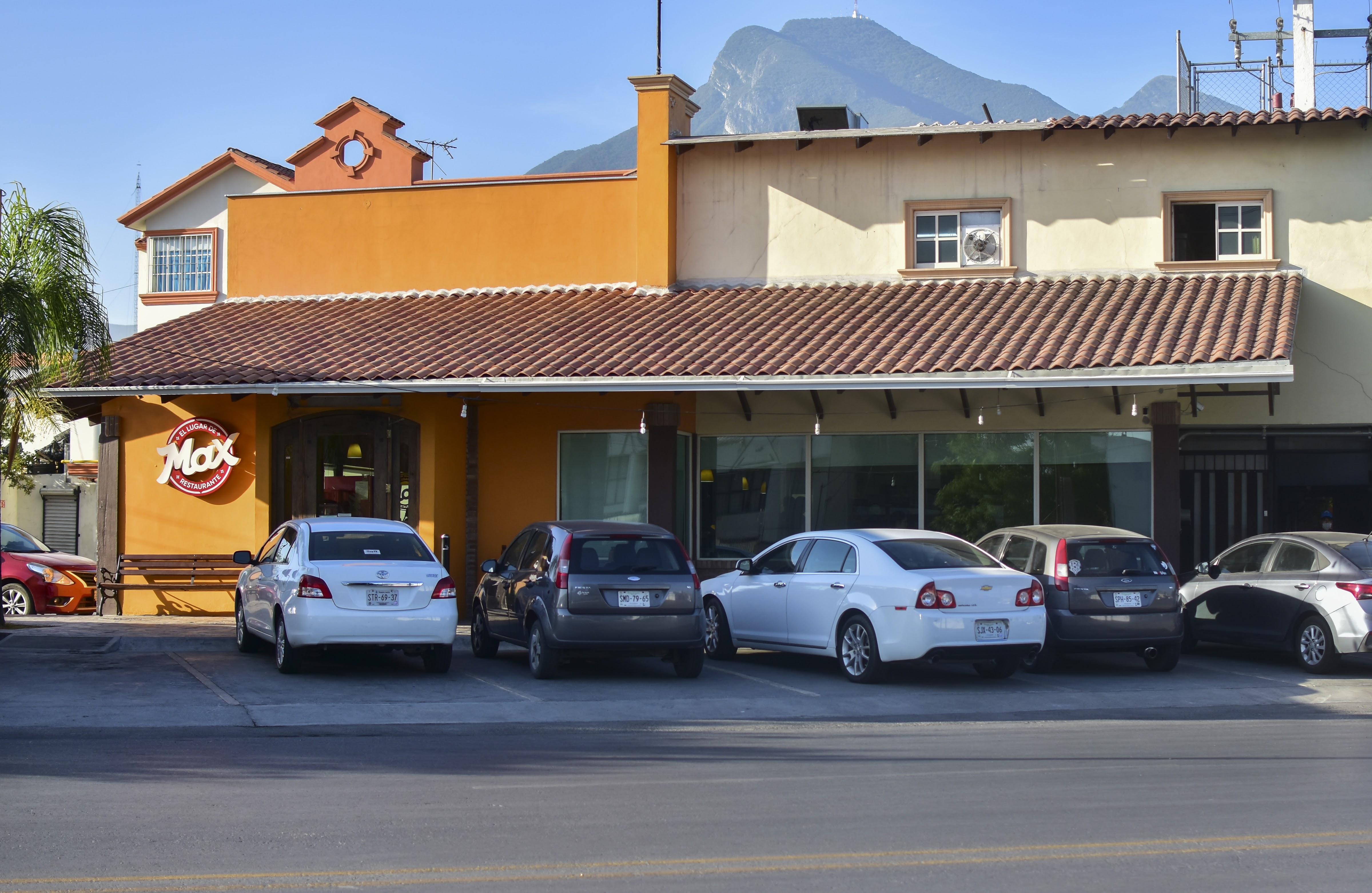 El Lugar de Max image 4