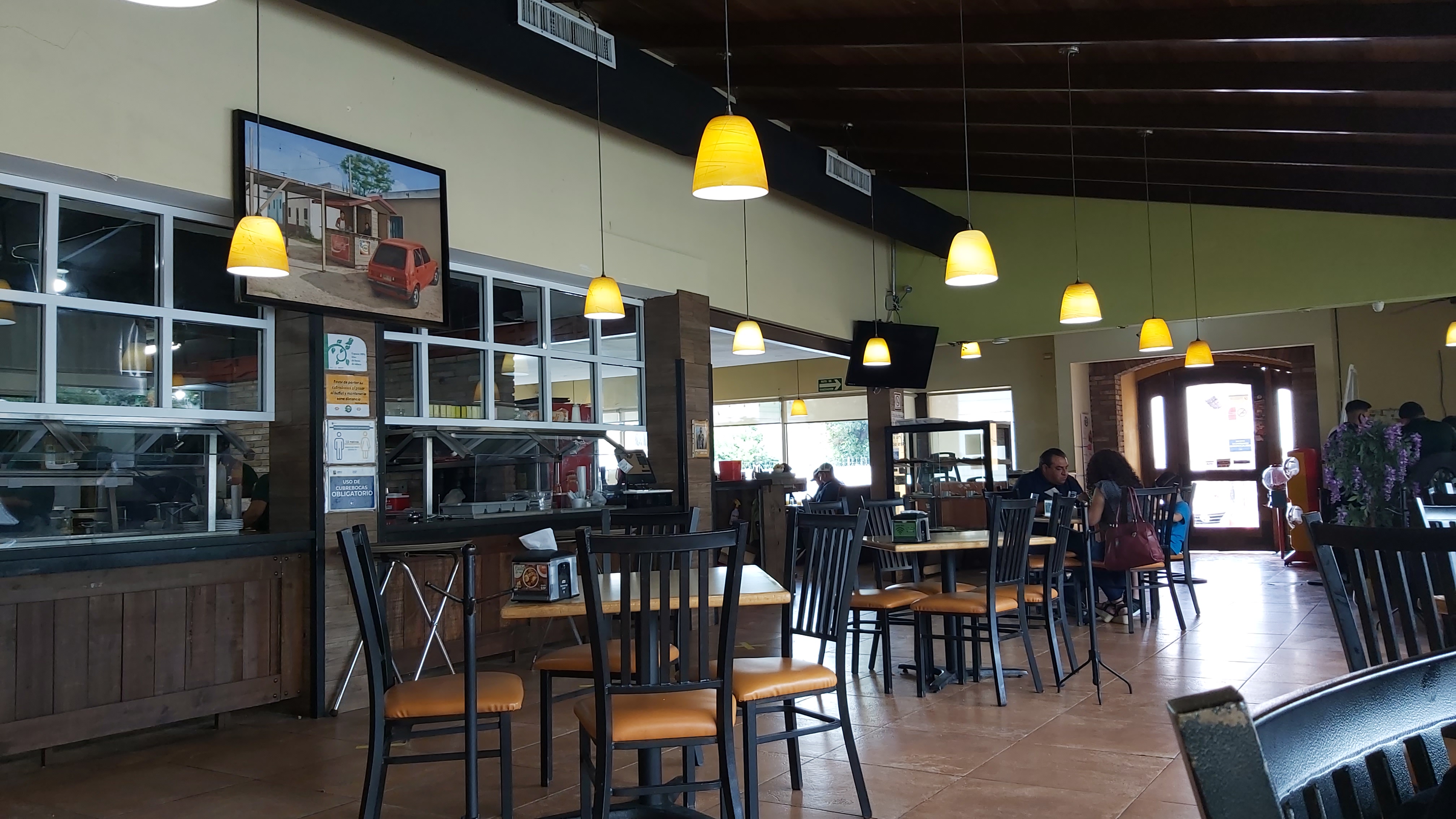 El Lugar de Max image 7