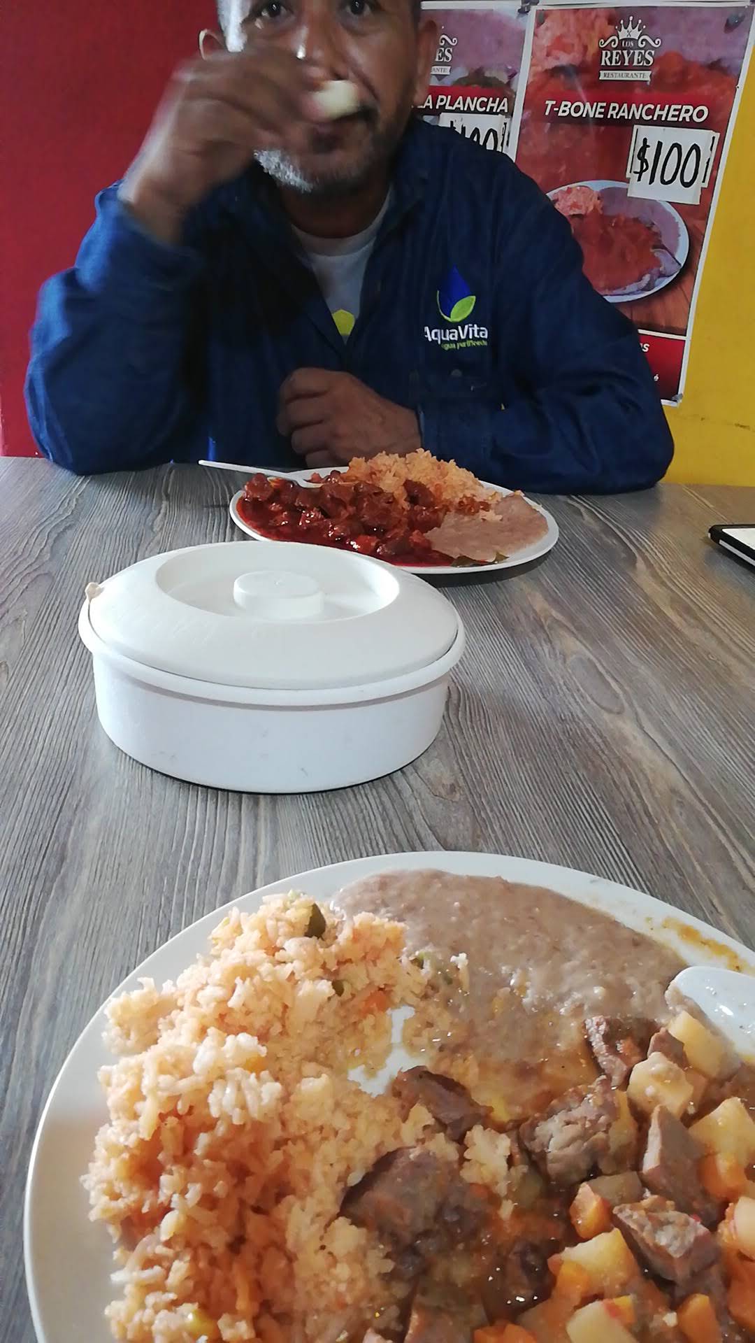 Los Reyes Restaurante image 9