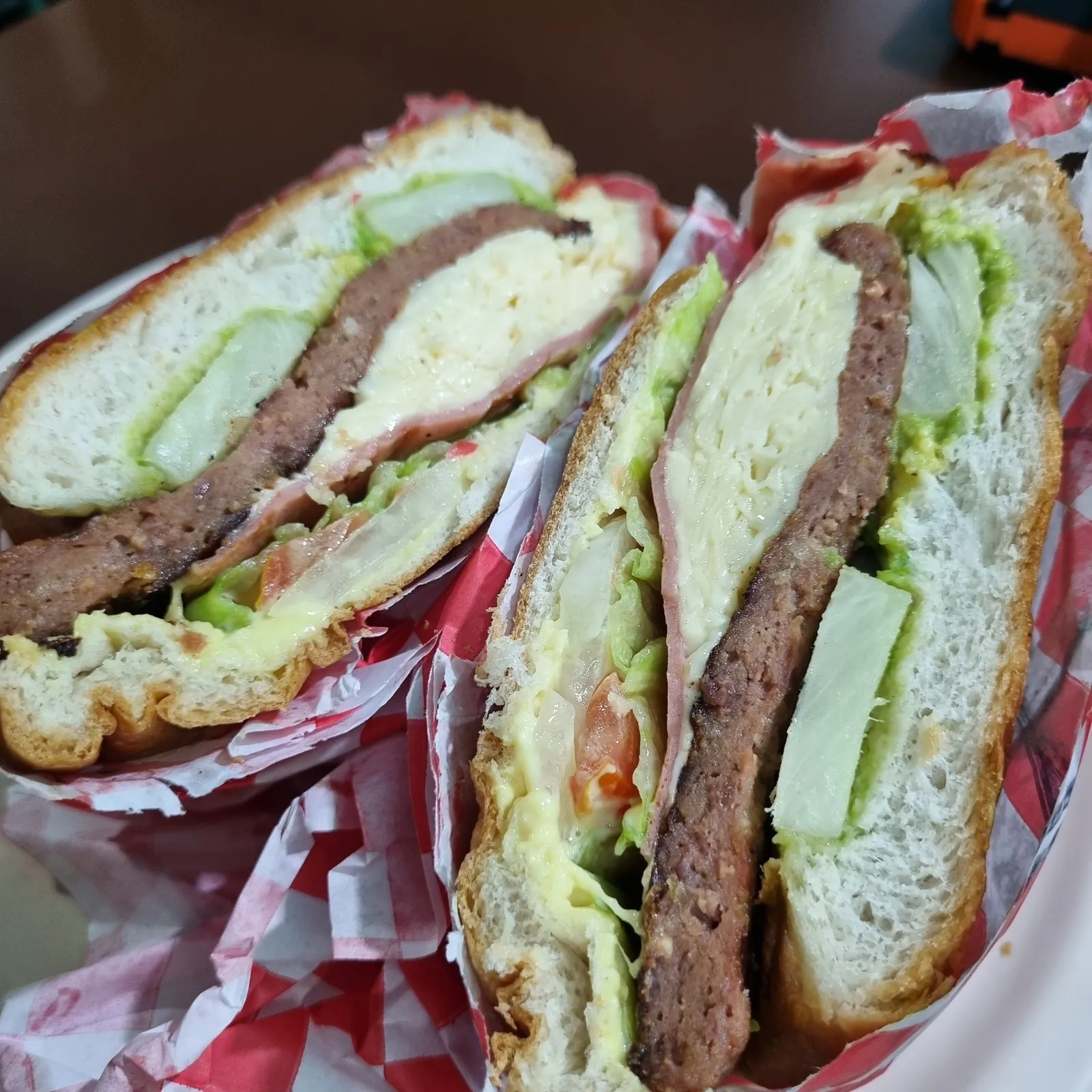 Teo Burger image 5
