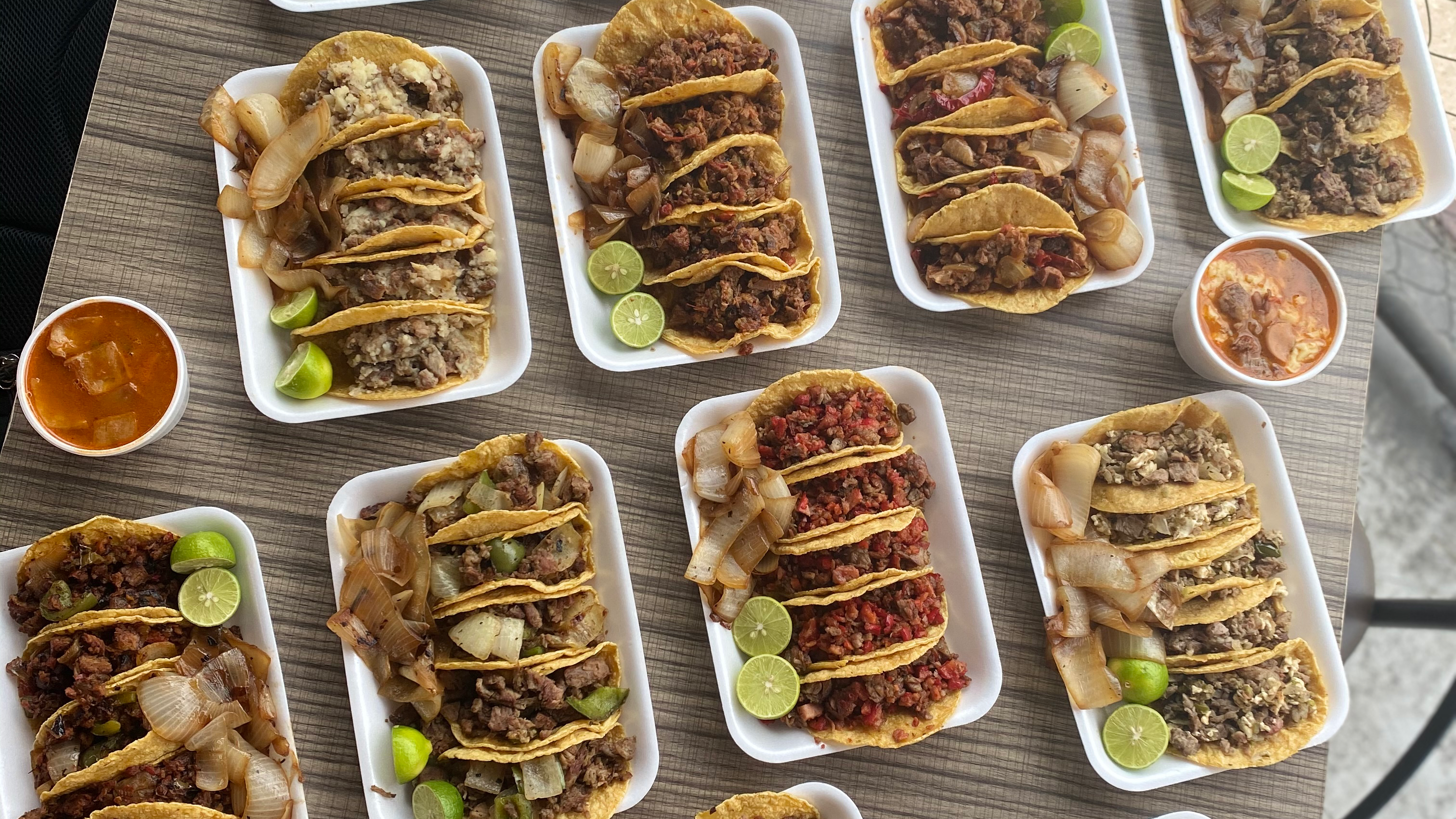 Tacos de carne asada La Carnita image 2