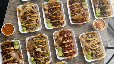 Tacos de carne asada La Carnita image 2