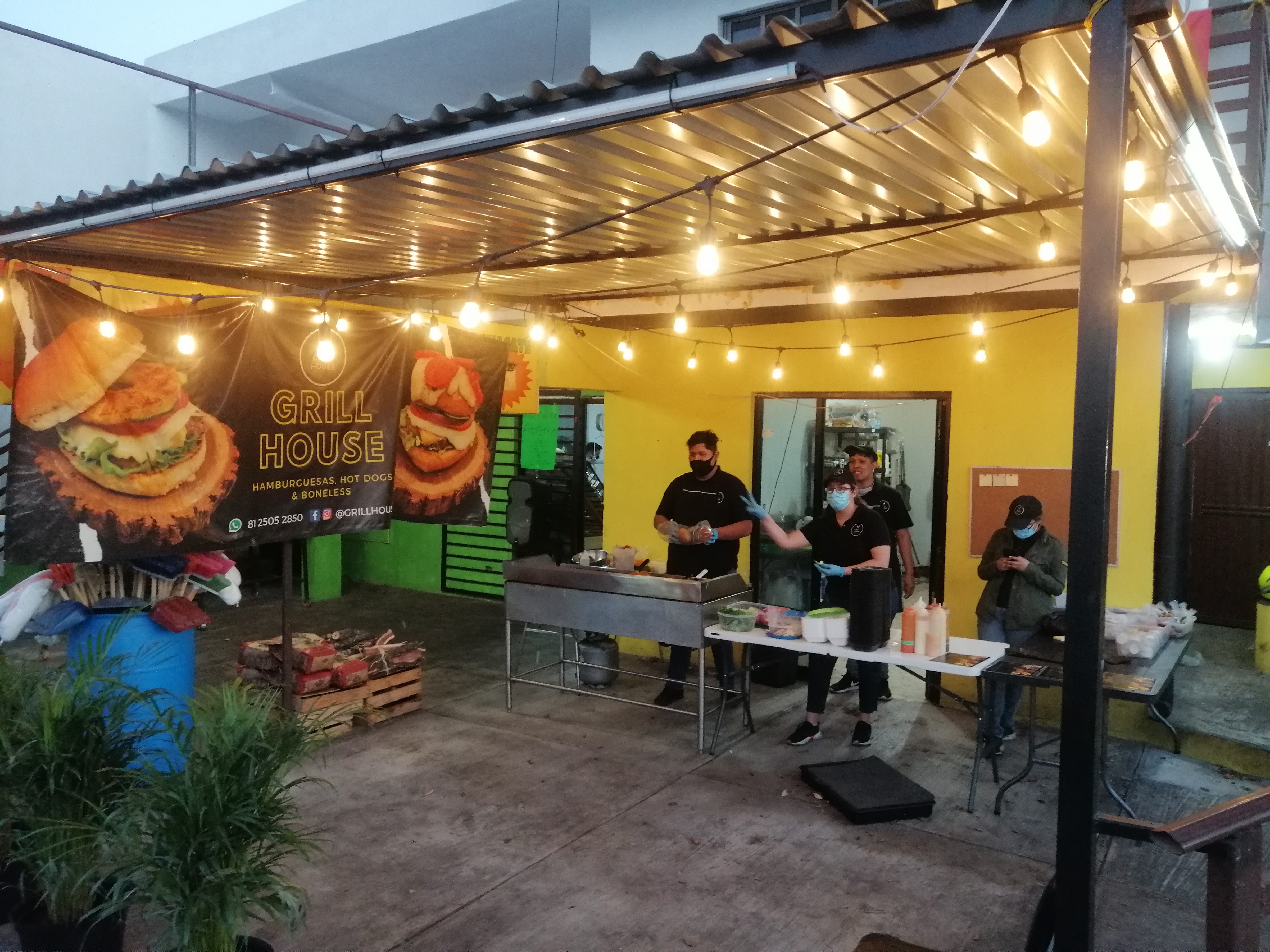 Grill House MTY image 1