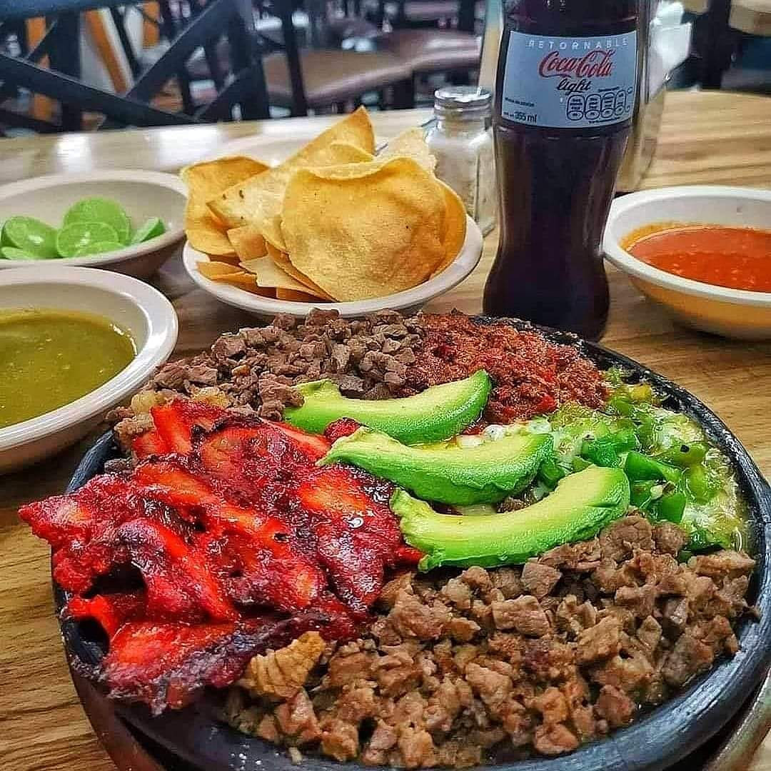 TAQUERIA LOS PETATES image 4