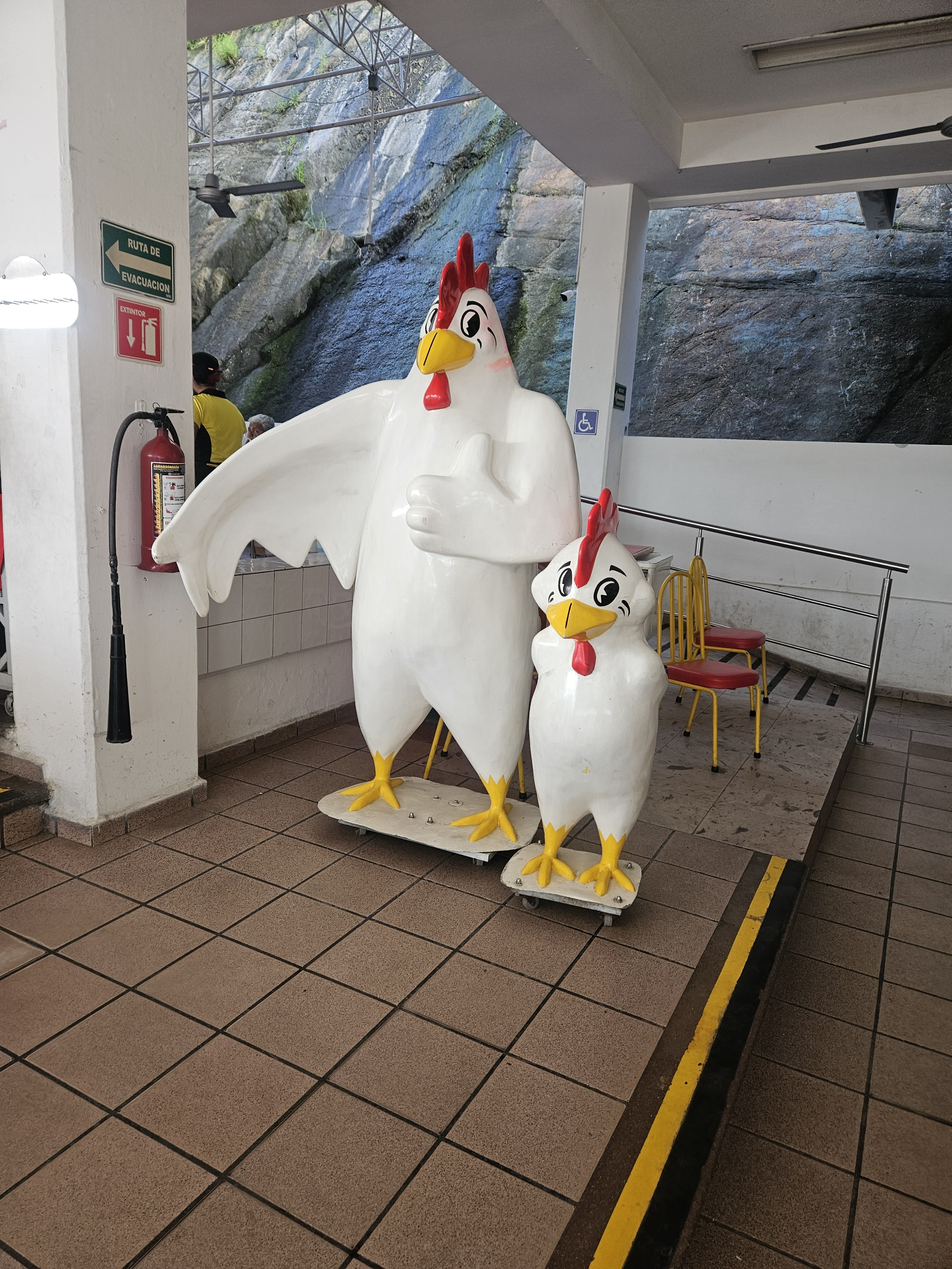 Pollo Felíz Acapulco image 3