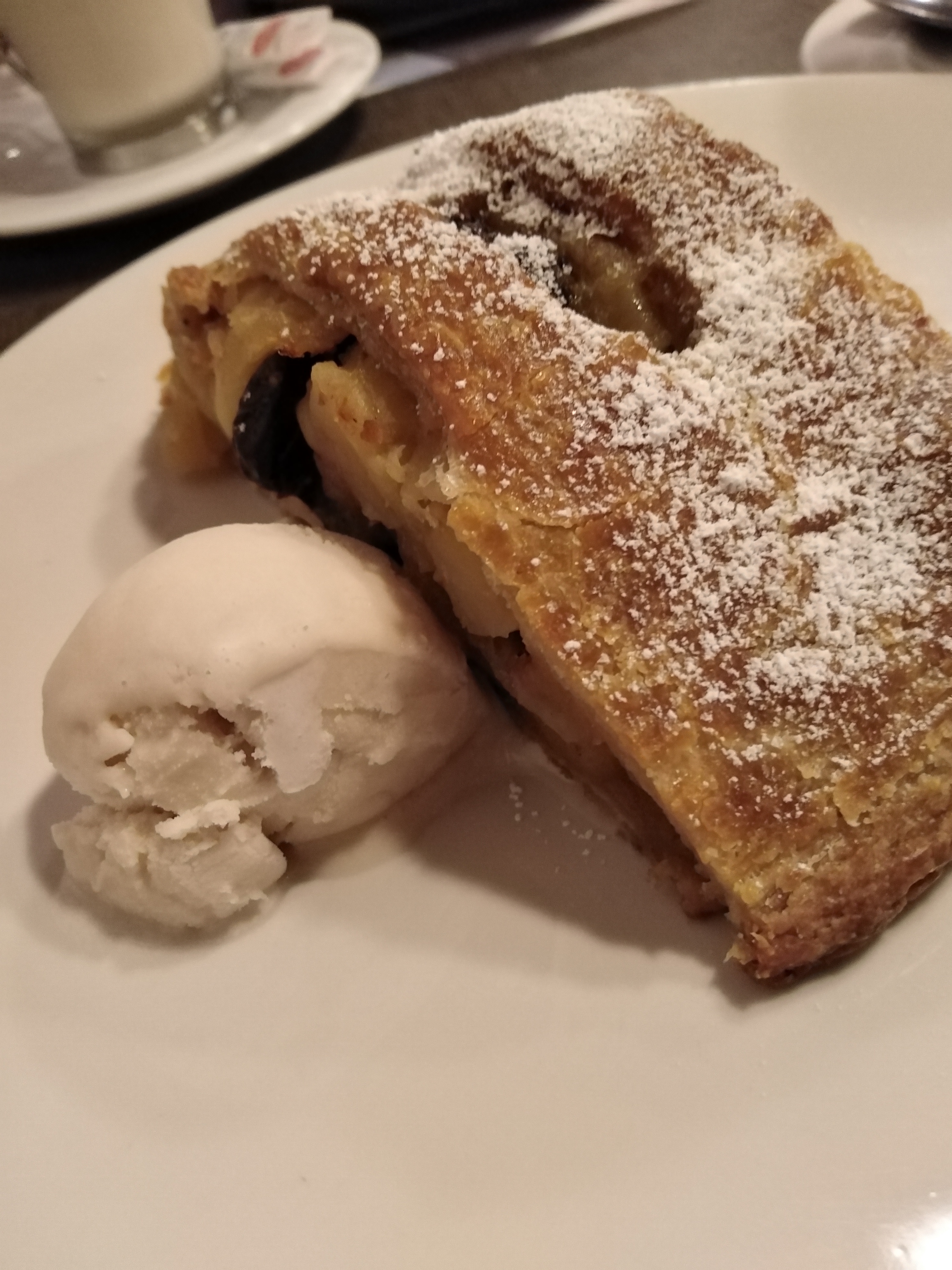 Chalet Suizo image 9