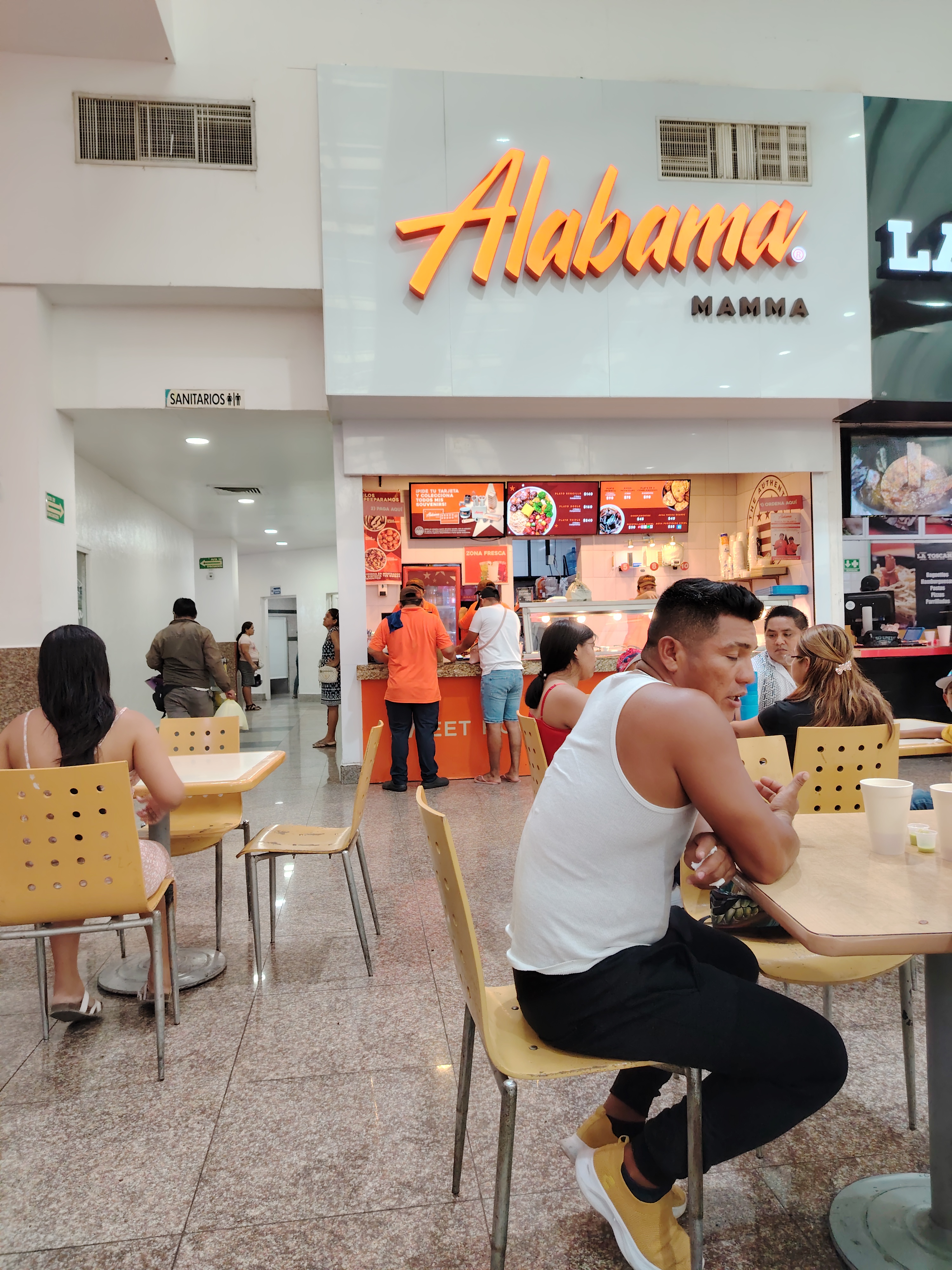 La Parrilla Cancún Mall image 4