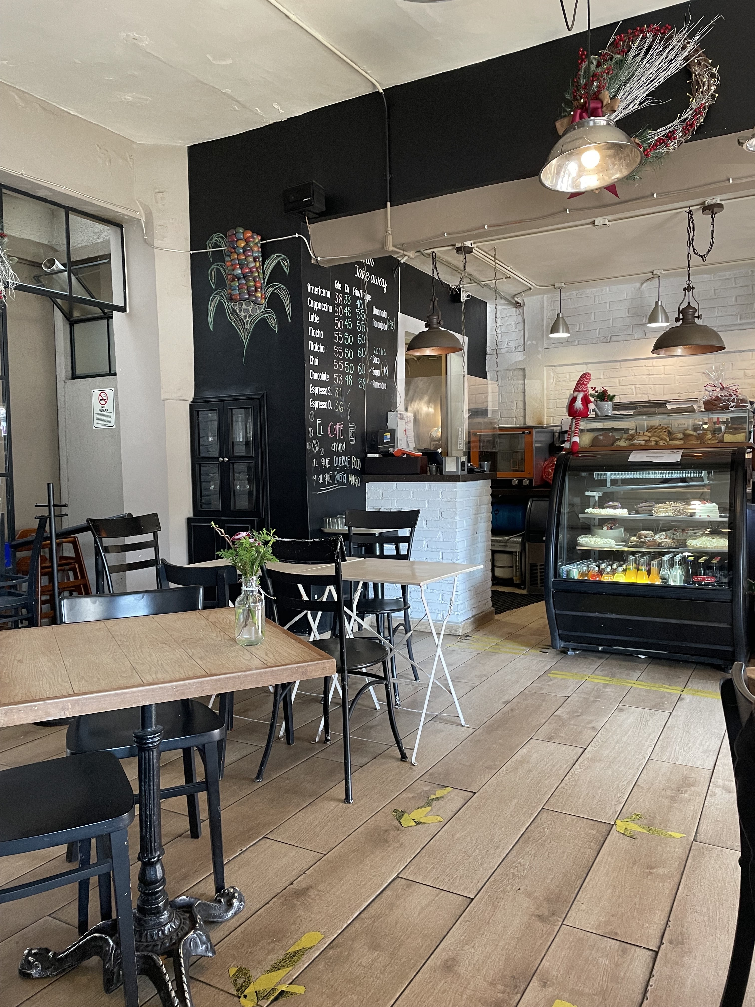 El Beneficio Bistrot image 8