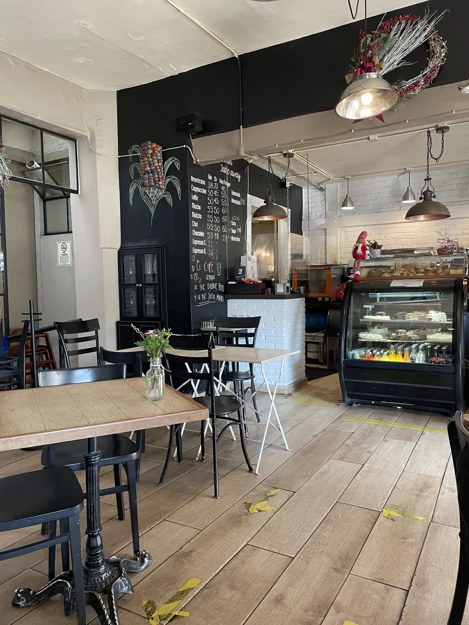 El Beneficio Bistrot image 8