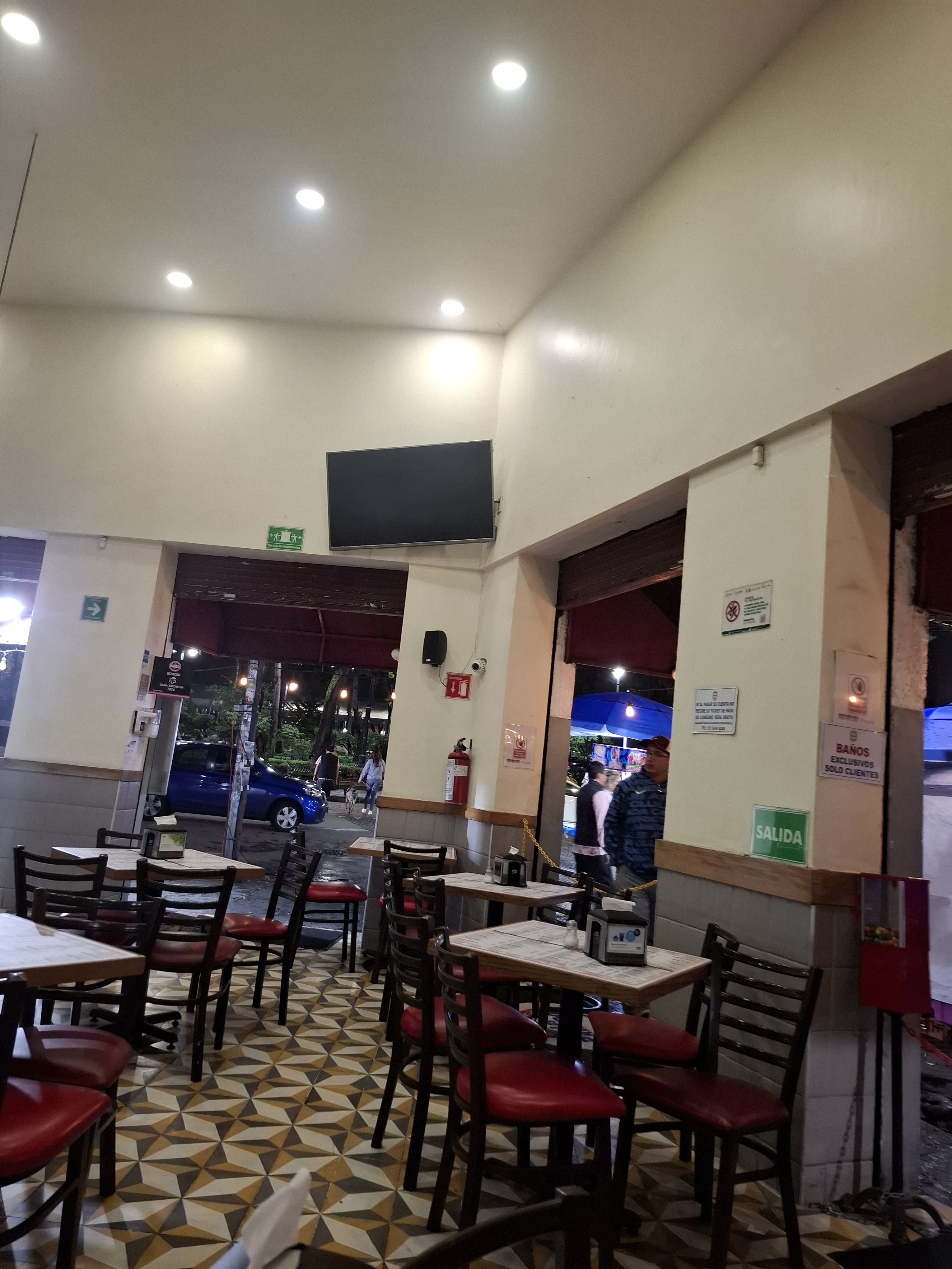 Taquería Los Parados Coyoacán image 6