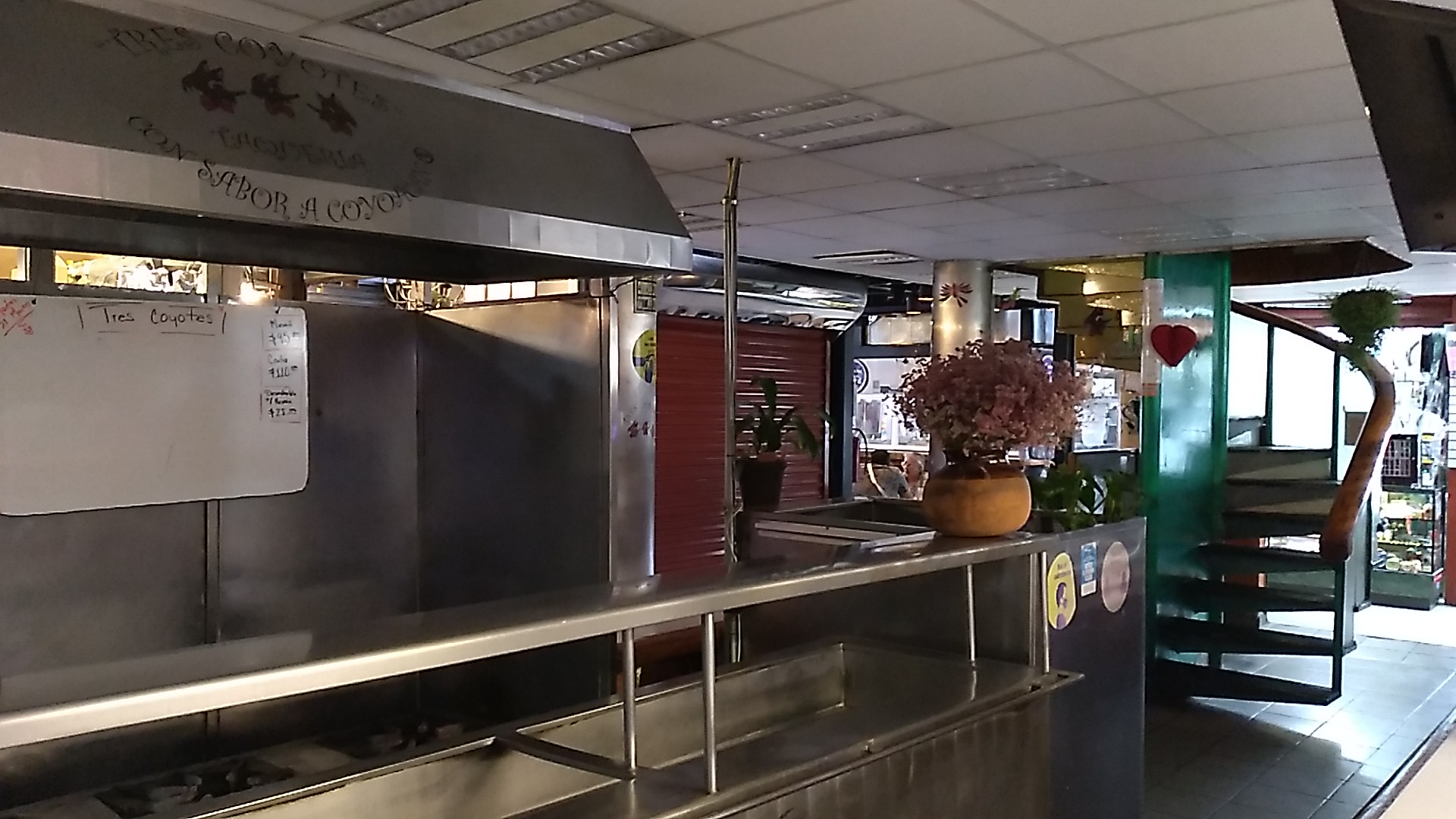 Tres Coyotes Restaurante image 6