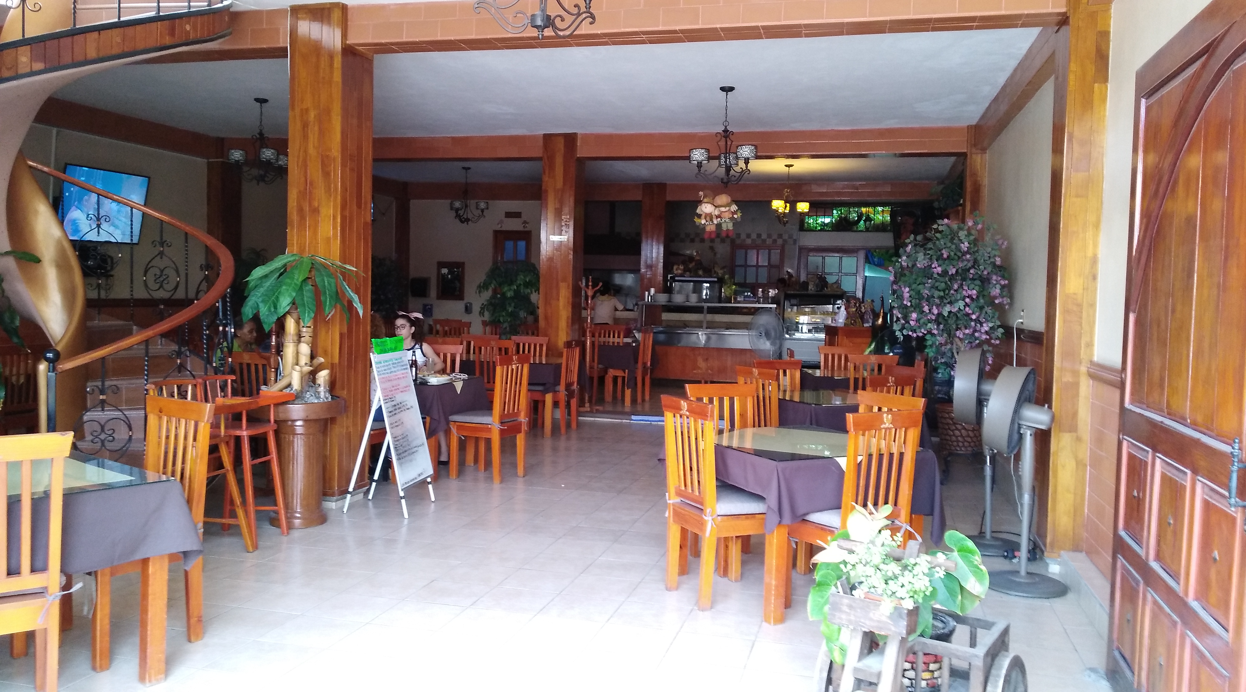 Pollo en el Tejado Restaurante image 1