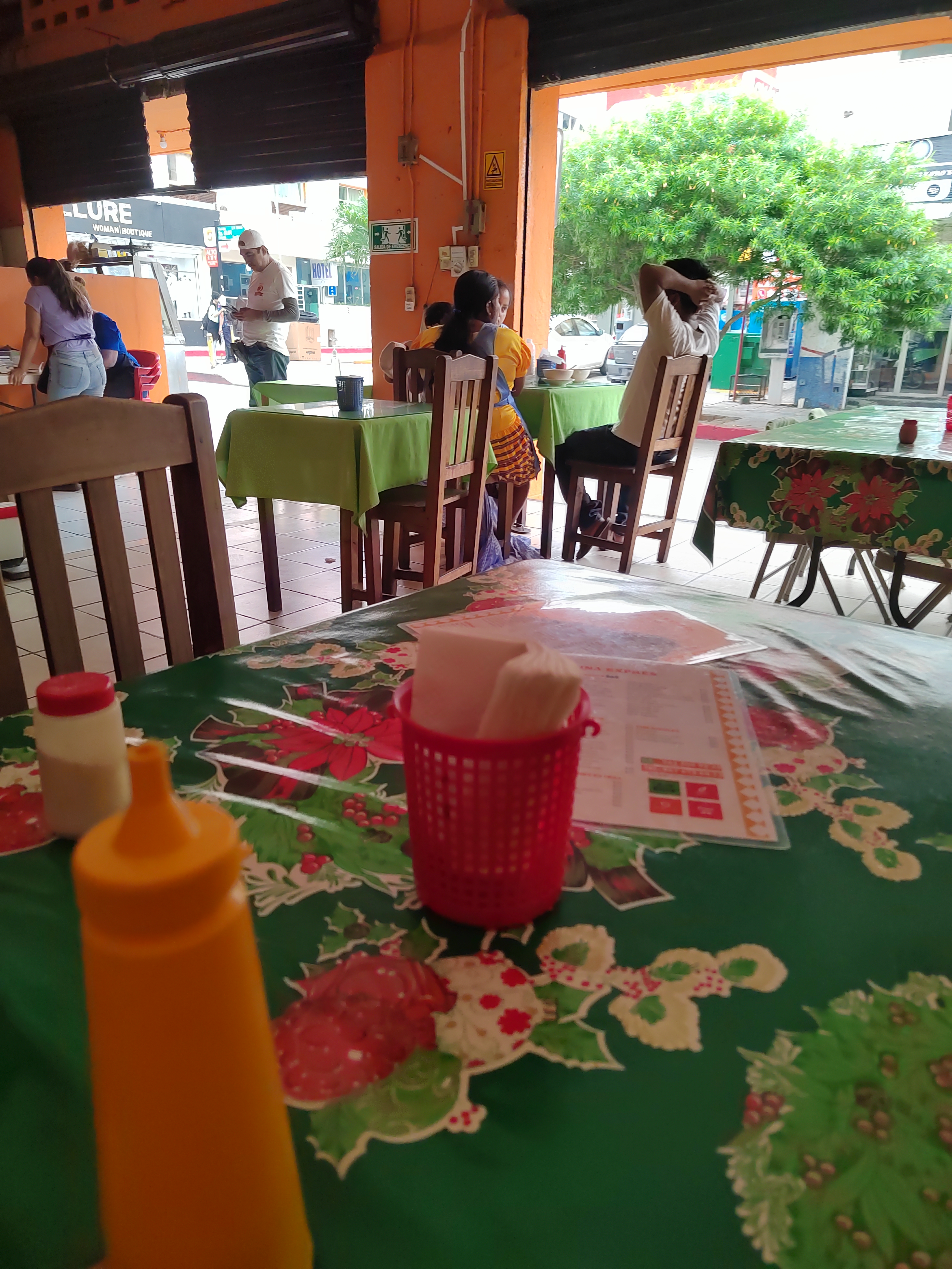 Cocina Express Restaurant image 8