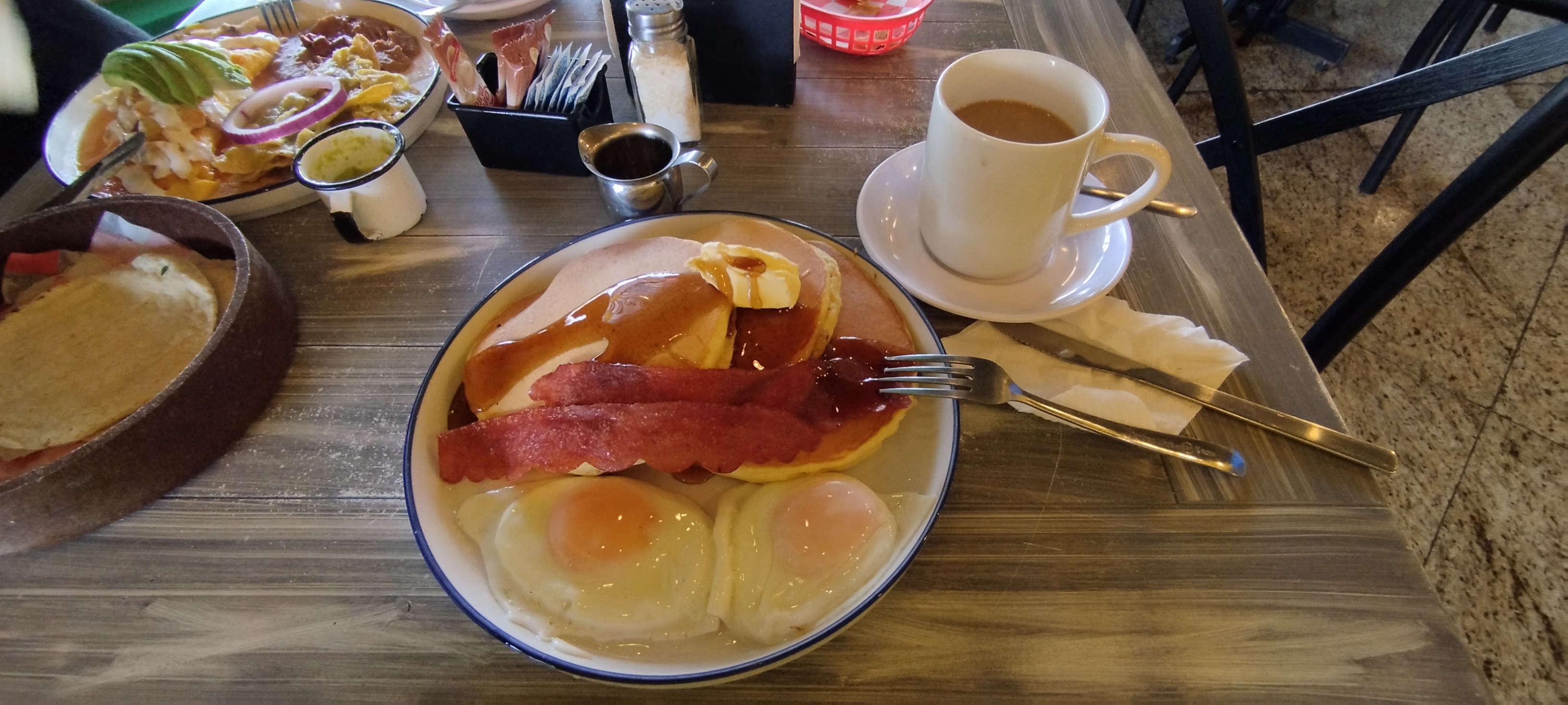 Sal Y Pimienta image 8