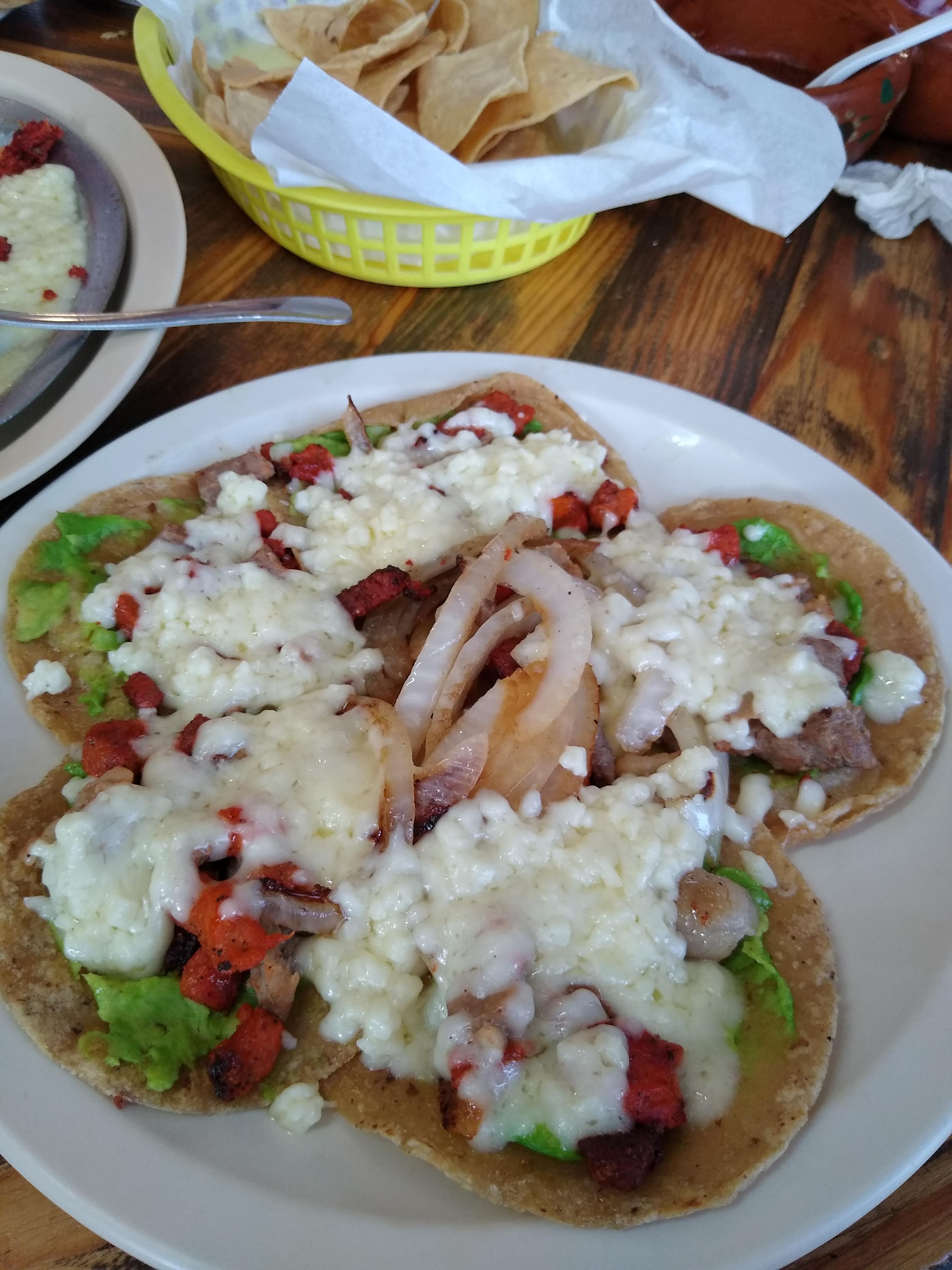 Antojitos Doña Claris image 2