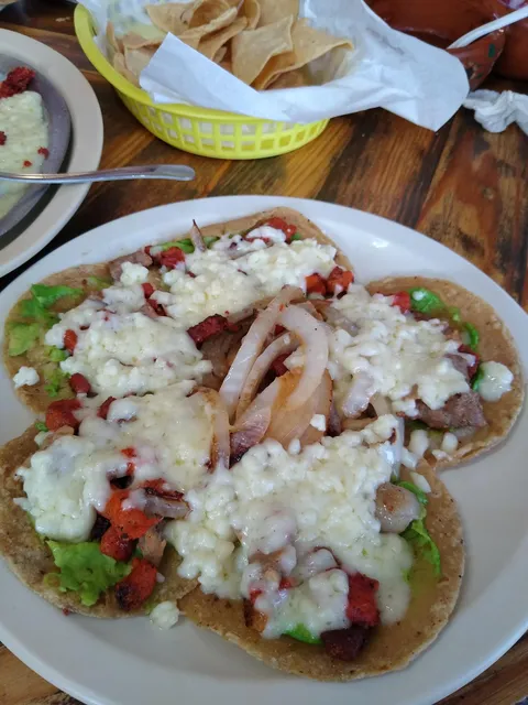 Antojitos Doña Claris image 2