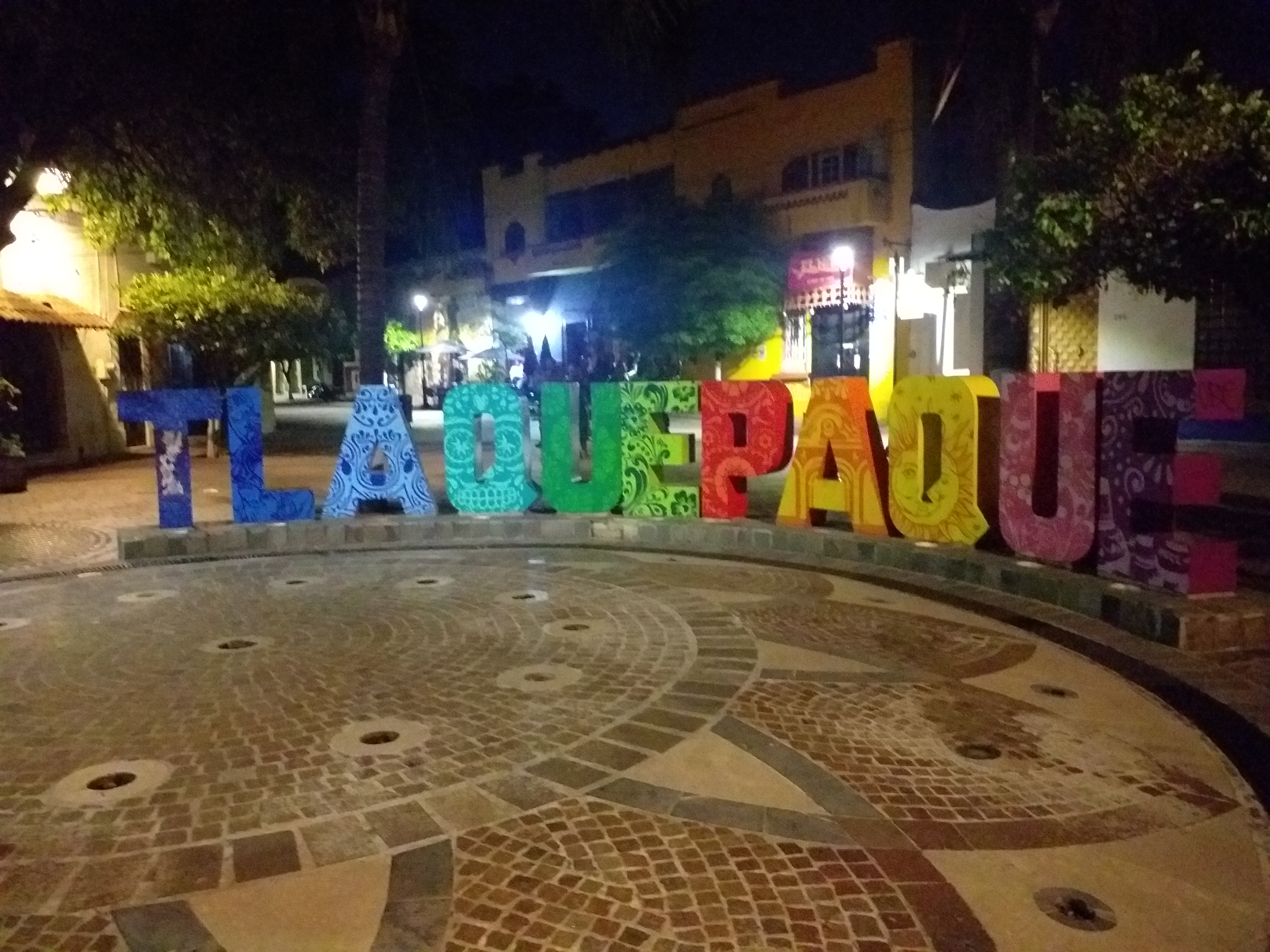 Tlaquepulque restaurante image 9