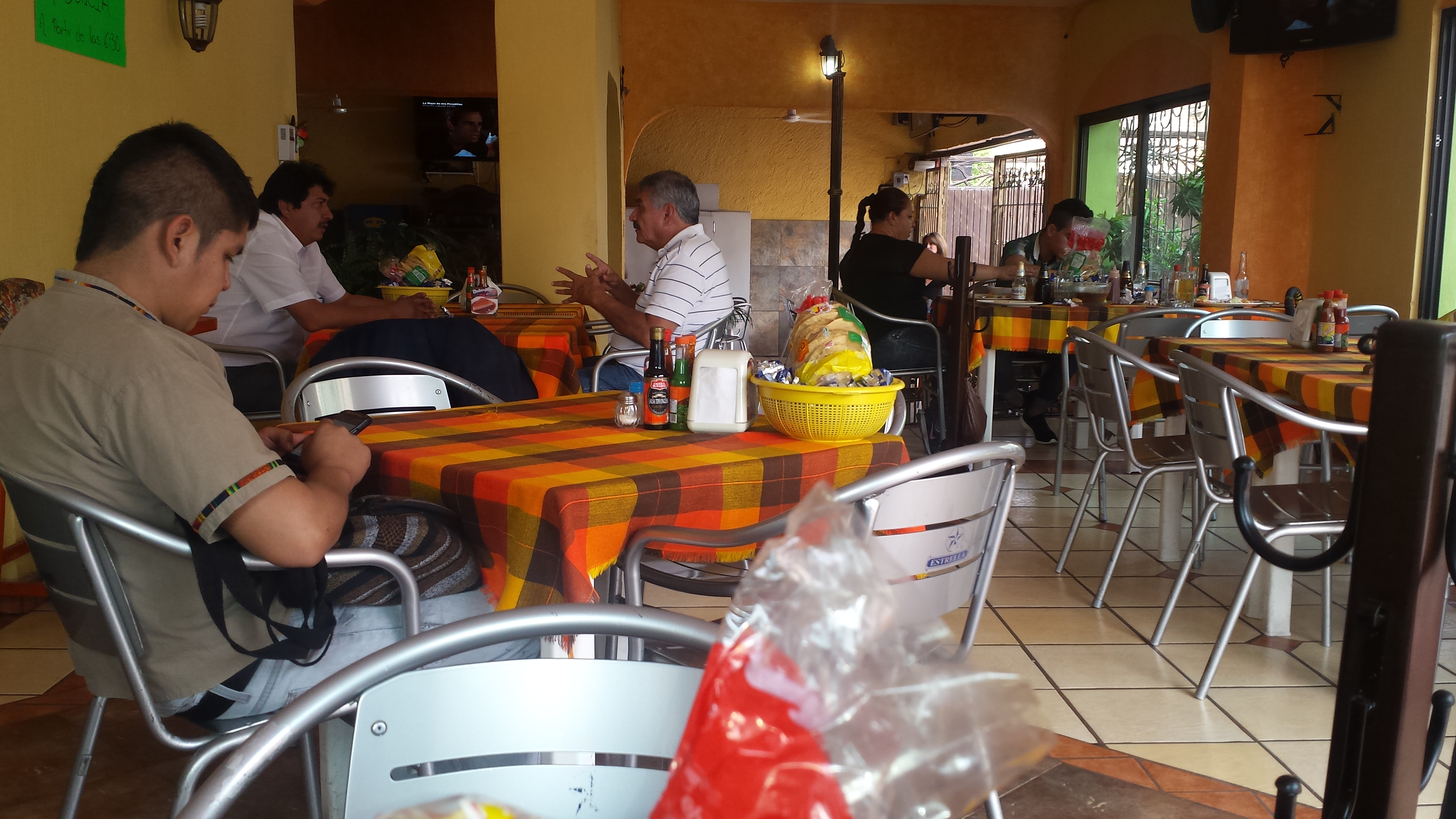 Mariscos La Langosta Feliz image 8