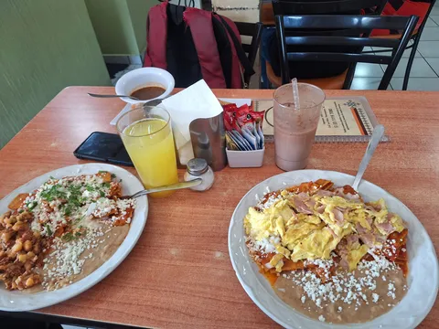 Mamá Chula, Chilaquiles y Desayunos image 1