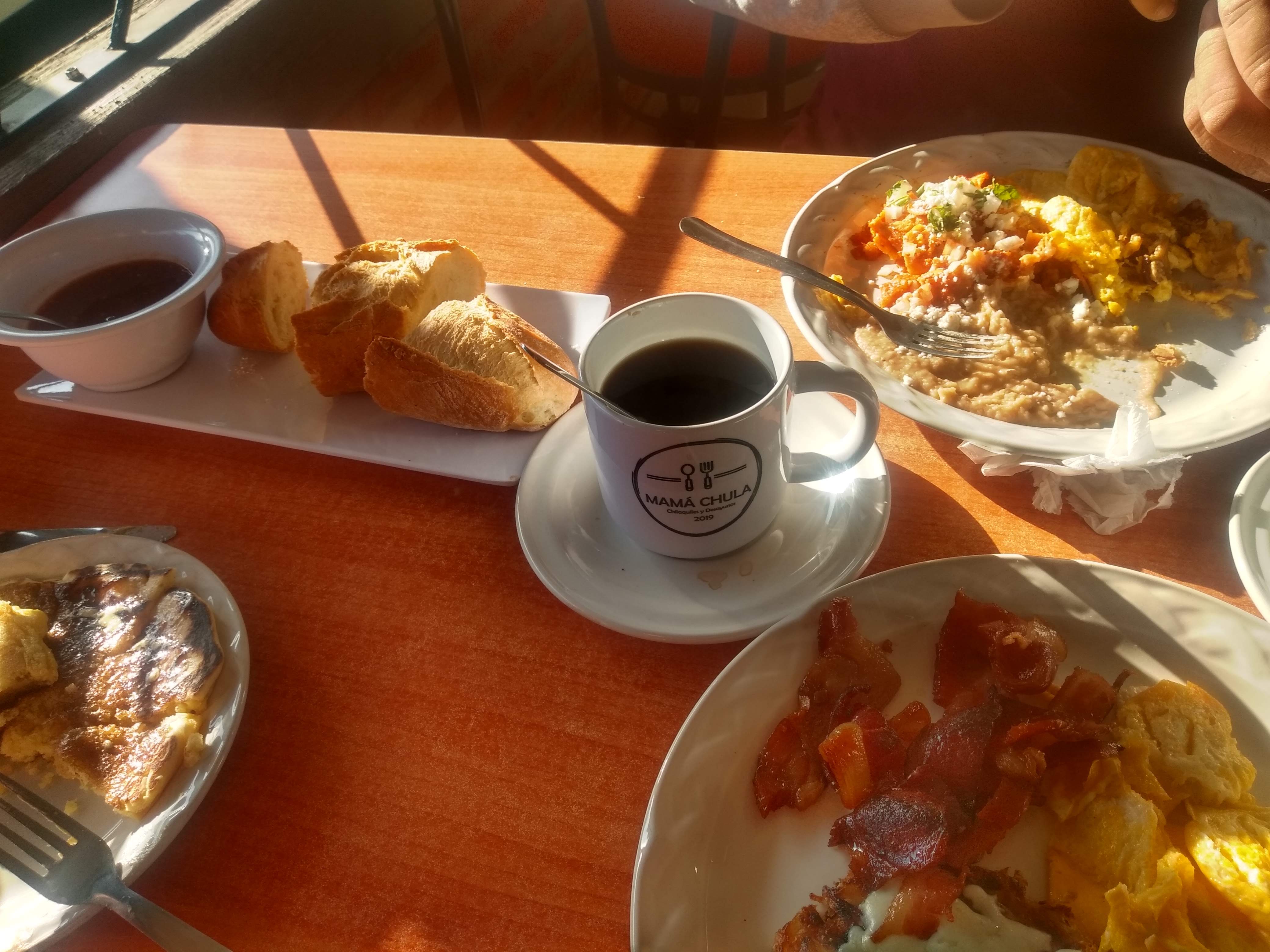 Mamá Chula, Chilaquiles y Desayunos image 4