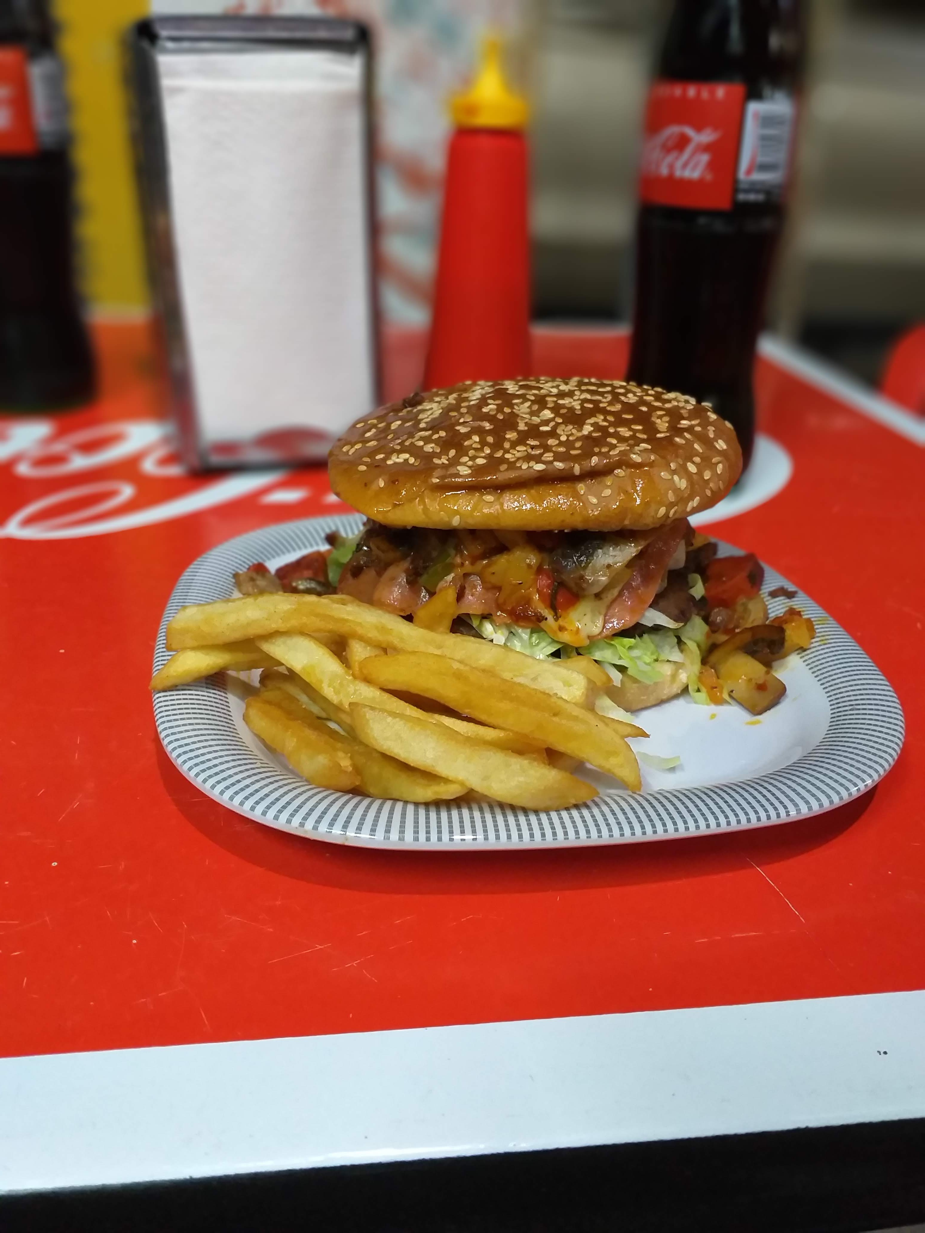 Alitas Y Hamburguesas Al Cambron image 1