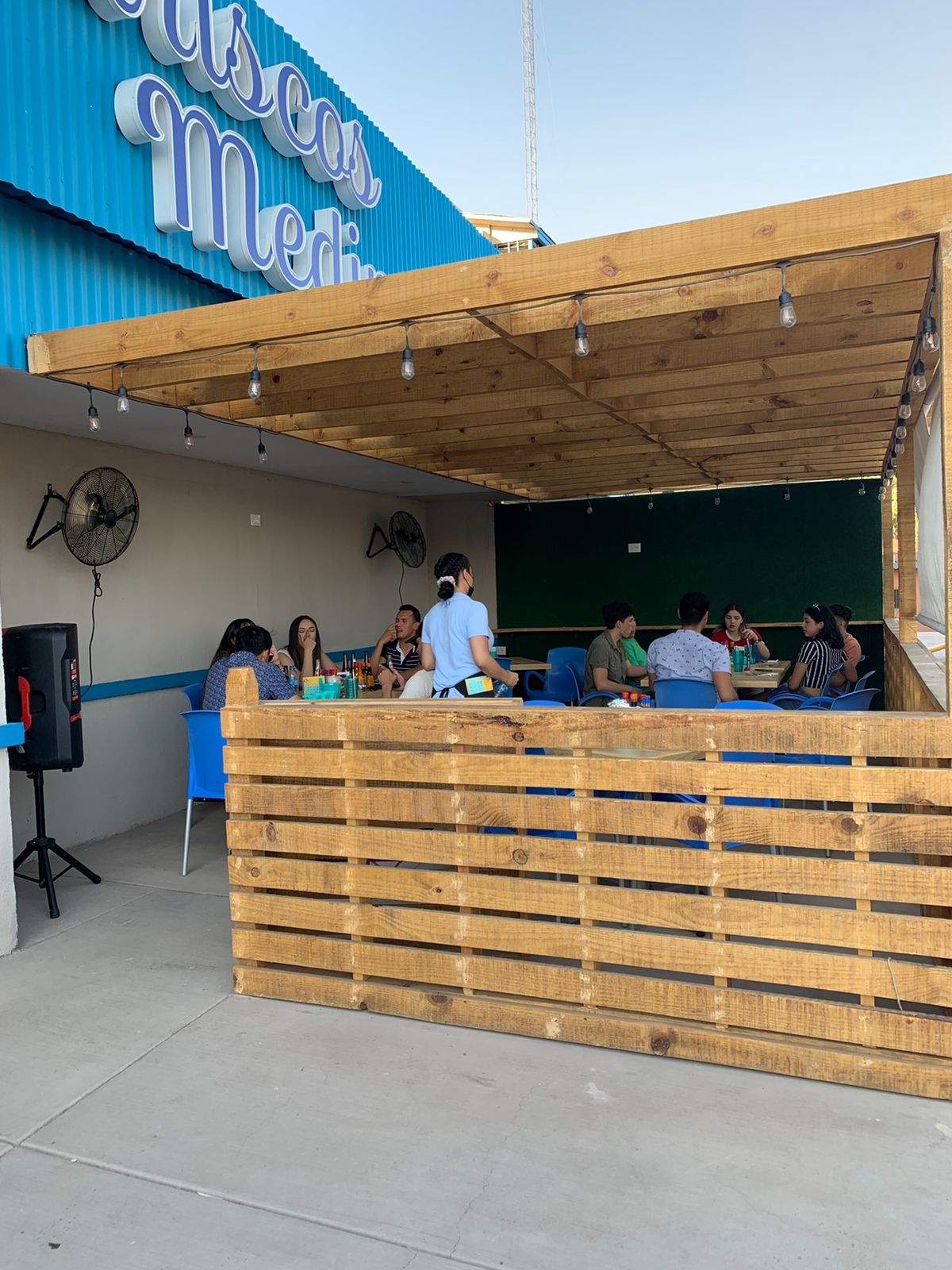 Mariscos Medina RM image 1