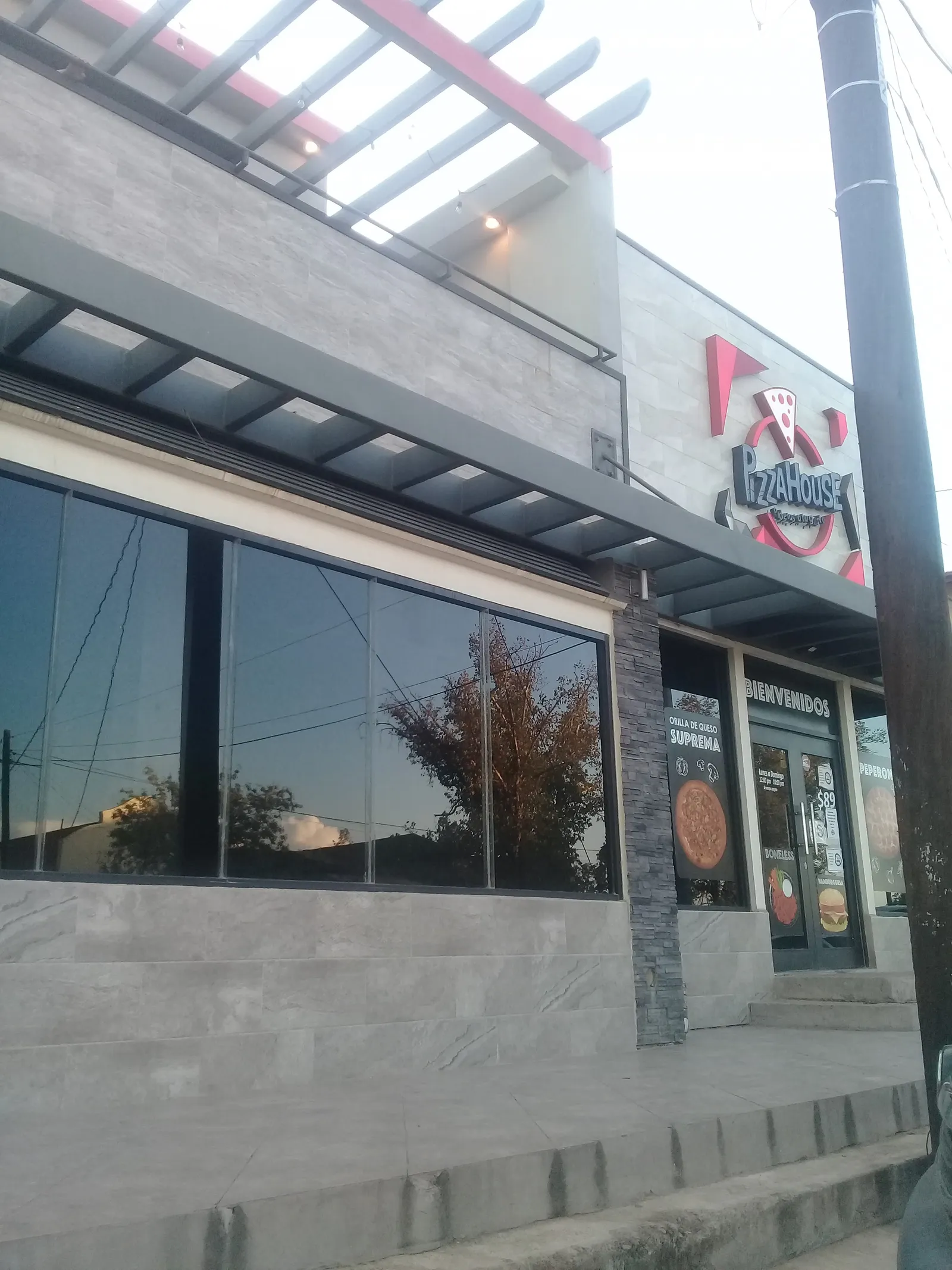 Down House Pizza Cananea image 4