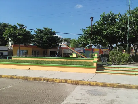 Pollos Jardin image 5